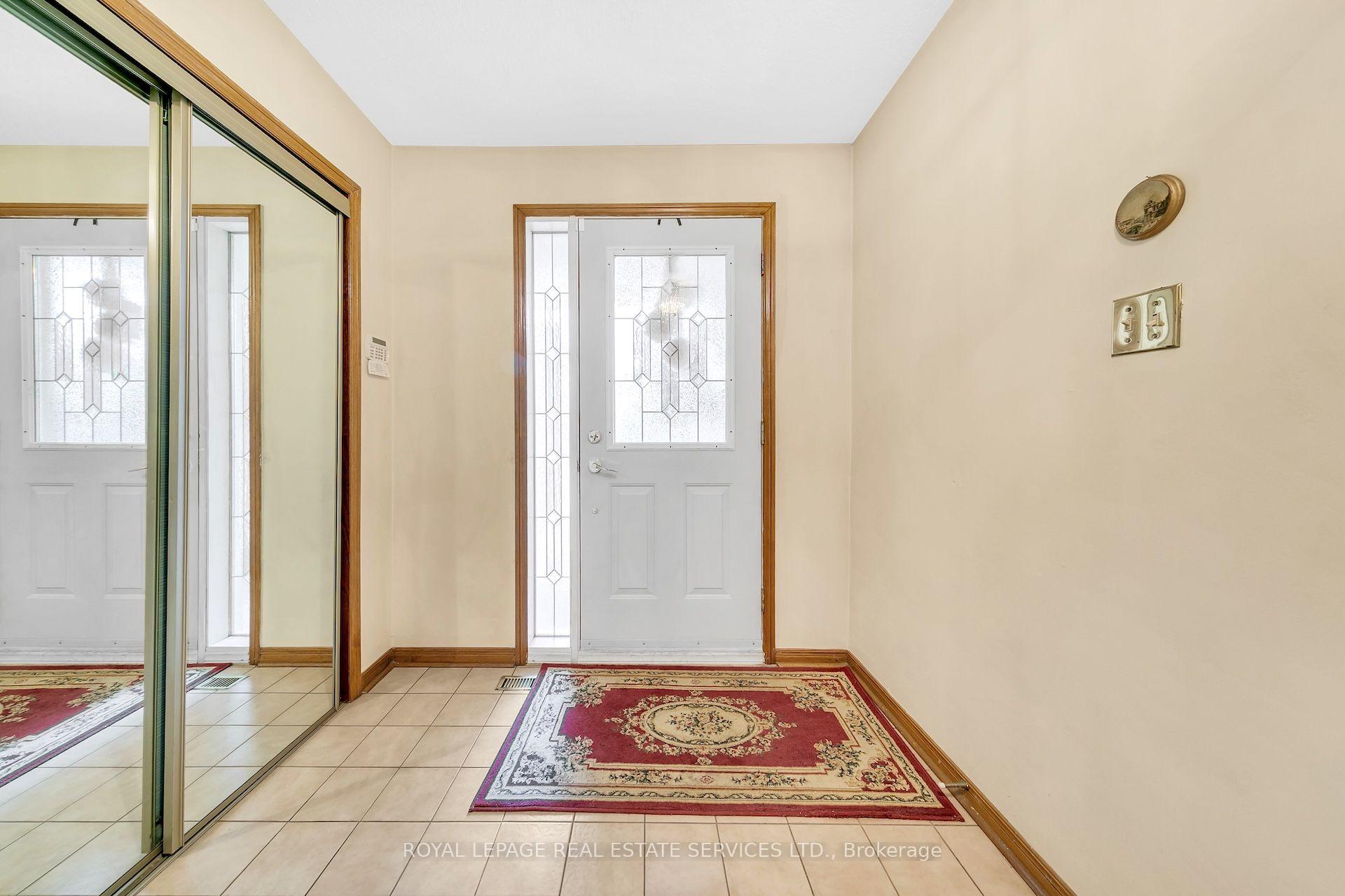 Photo 9 of 47 Velvet Crescent, Vaughan, East Woodbridge — HOMEH