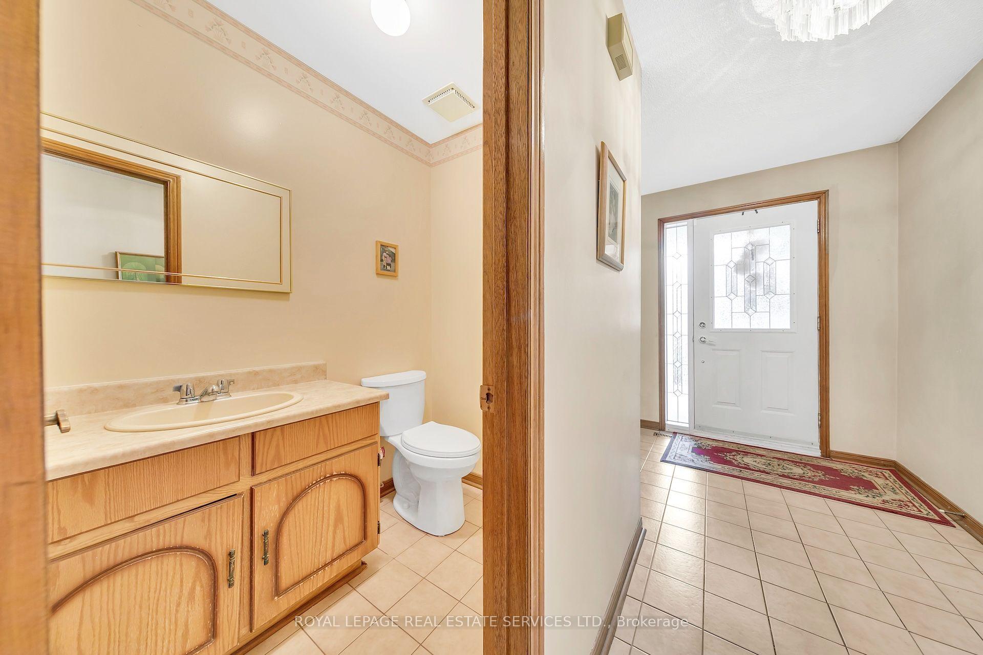 Photo 10 of 47 Velvet Crescent, Vaughan, East Woodbridge — HOMEH