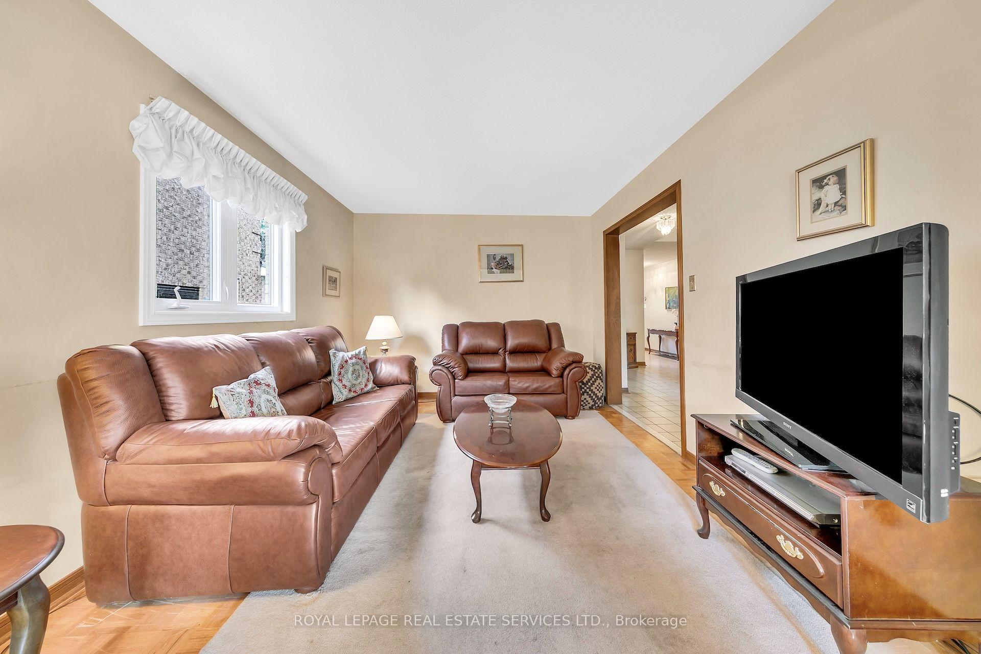 Photo 20 of 47 Velvet Crescent, Vaughan, East Woodbridge — HOMEH