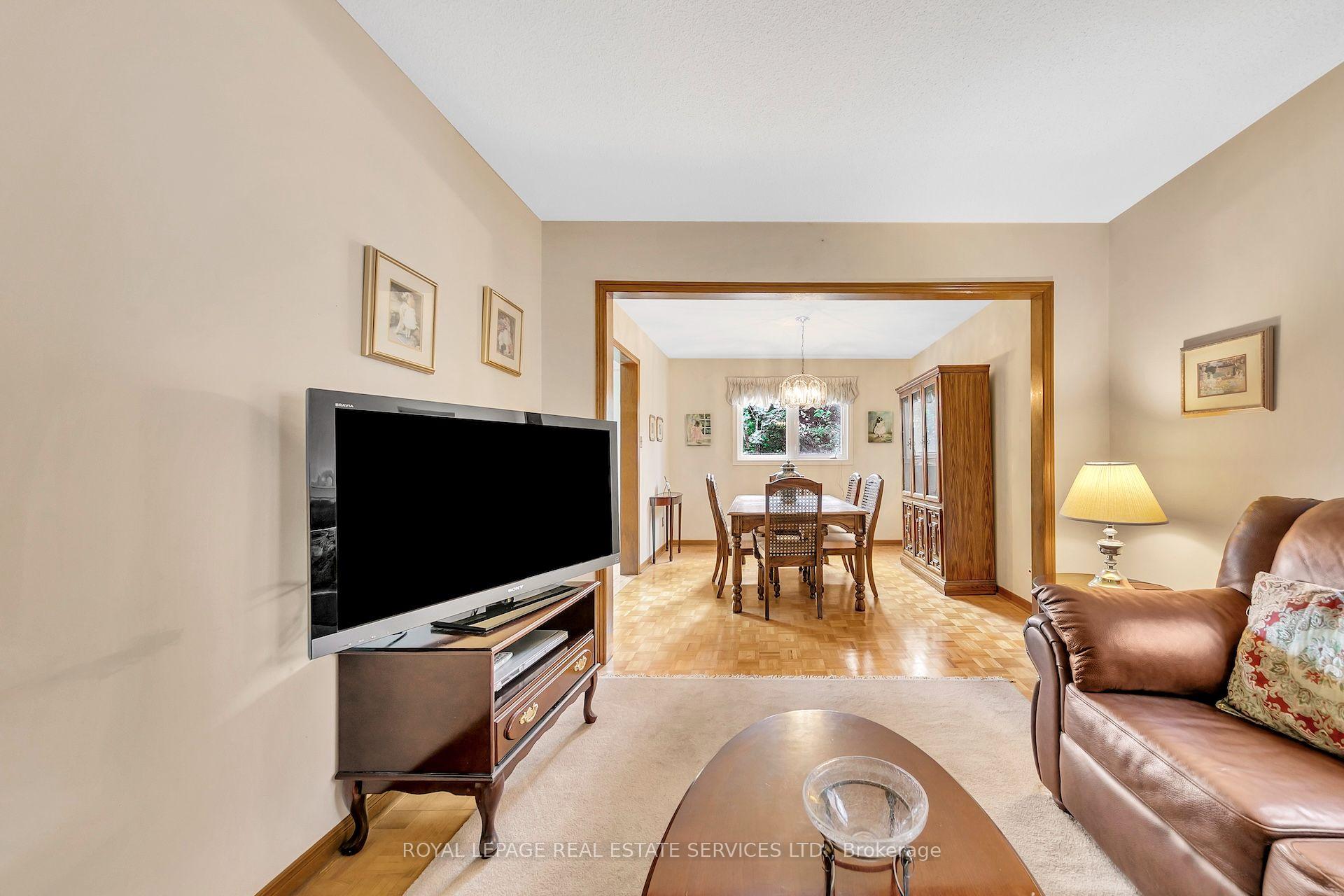 Photo 22 of 47 Velvet Crescent, Vaughan, East Woodbridge — HOMEH