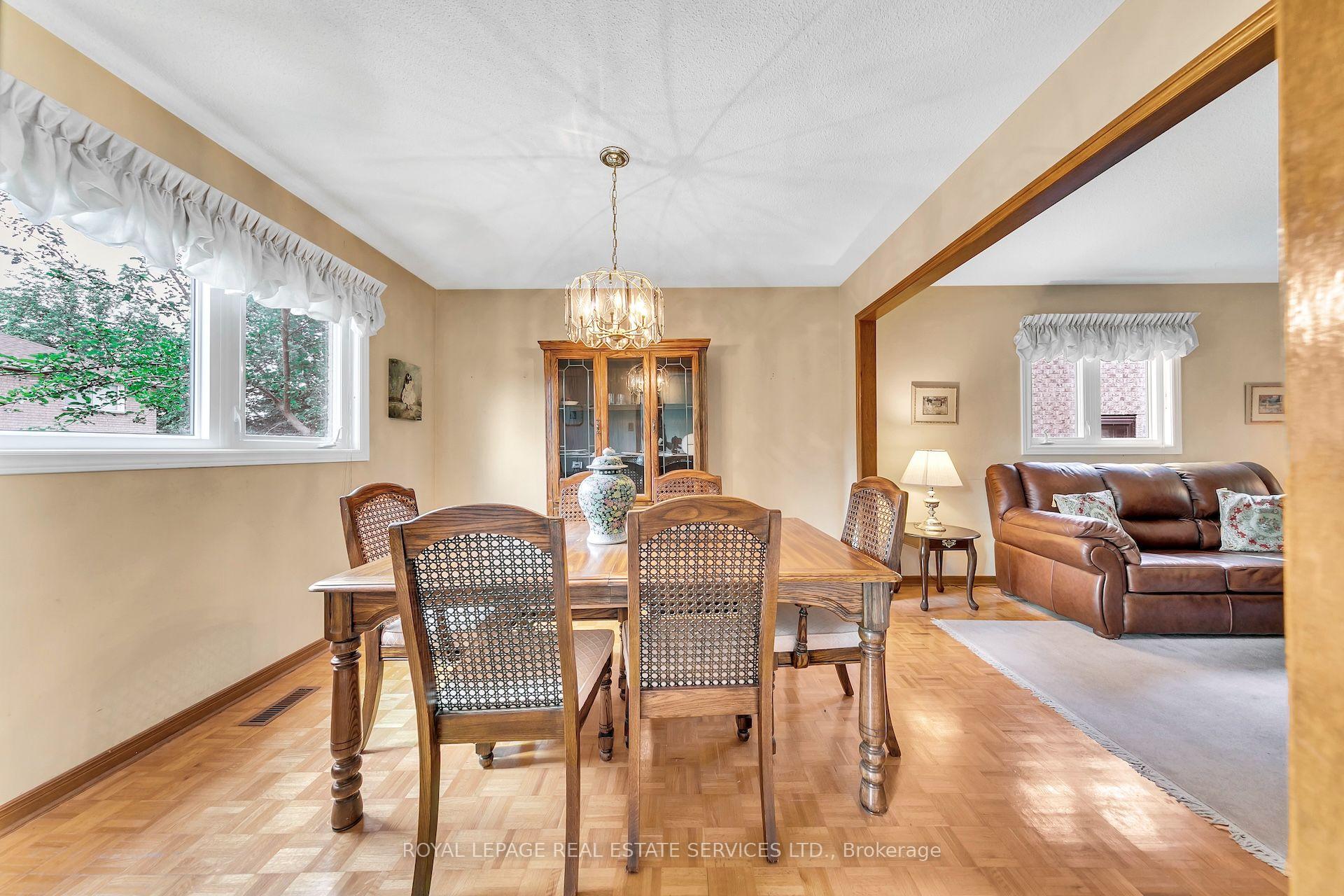 Photo 23 of 47 Velvet Crescent, Vaughan, East Woodbridge — HOMEH