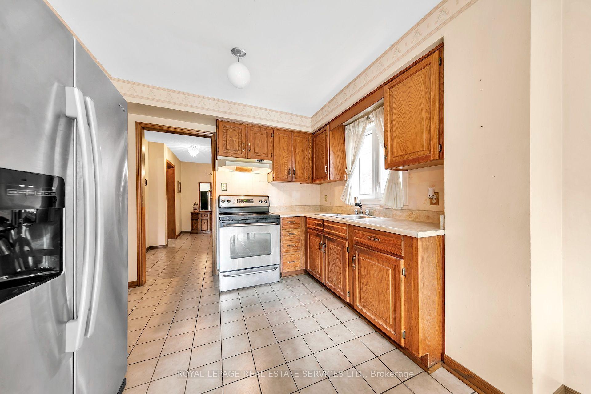 Photo 29 of 47 Velvet Crescent, Vaughan, East Woodbridge — HOMEH