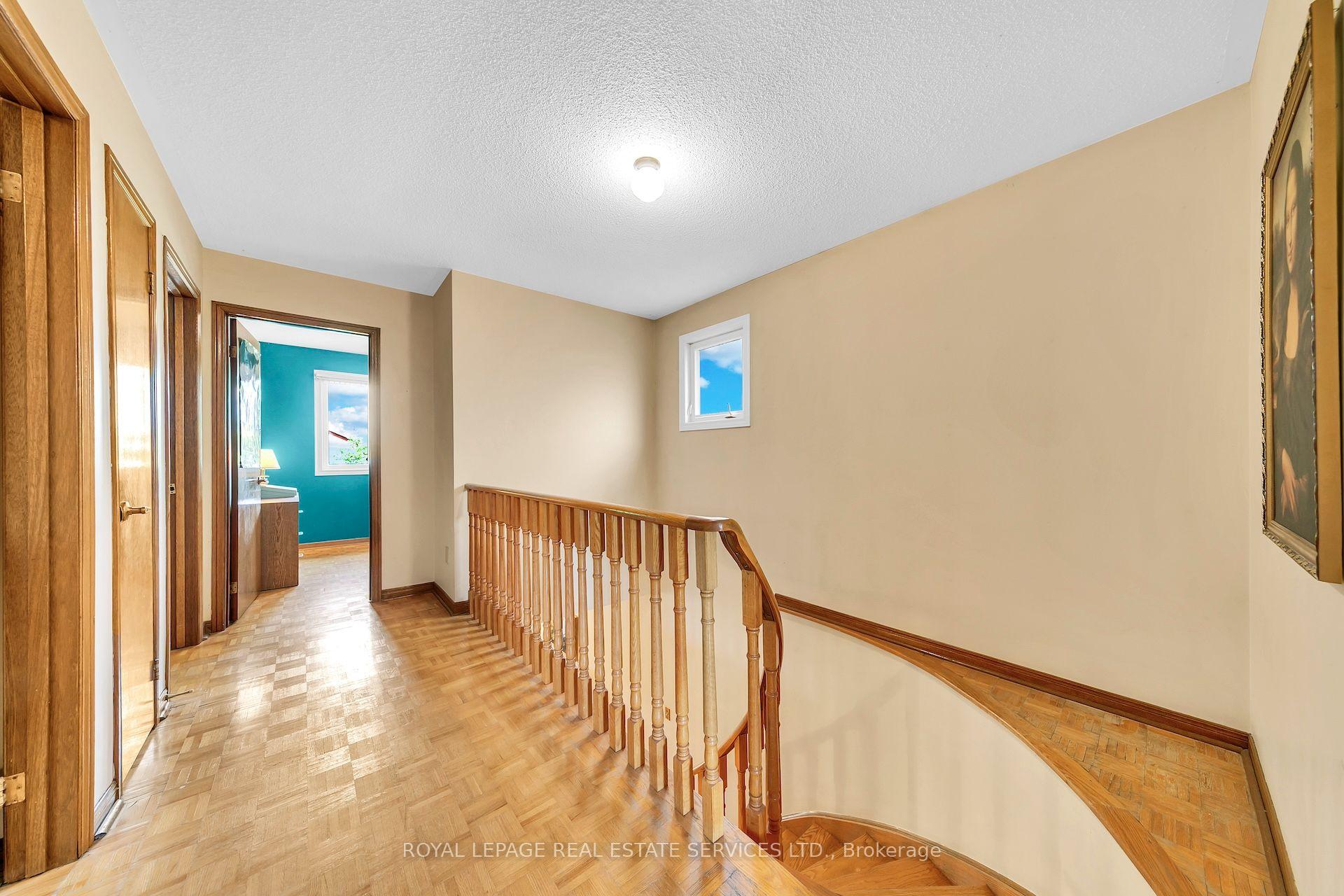Photo 33 of 47 Velvet Crescent, Vaughan, East Woodbridge — HOMEH