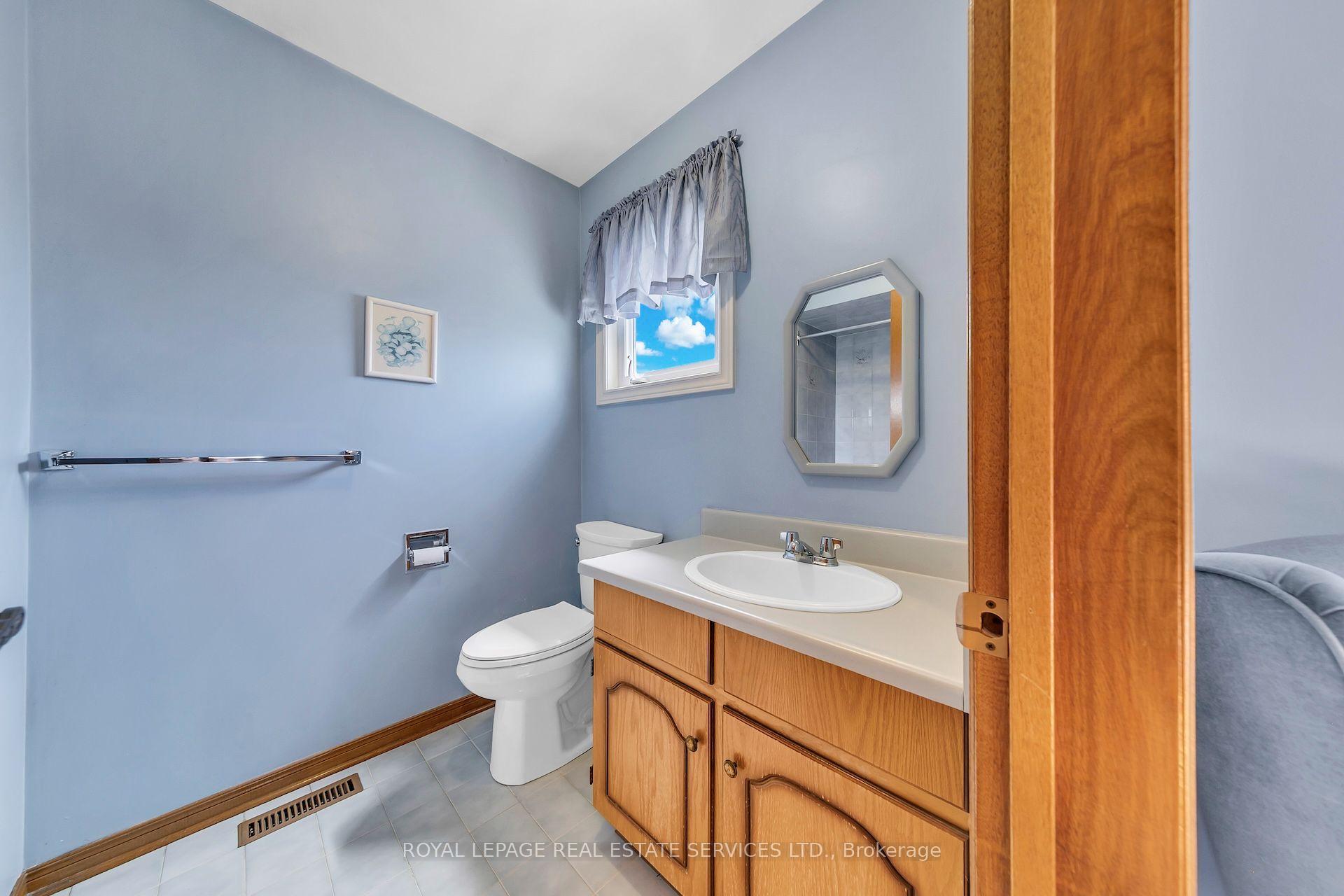 Photo 41 of 47 Velvet Crescent, Vaughan, East Woodbridge — HOMEH