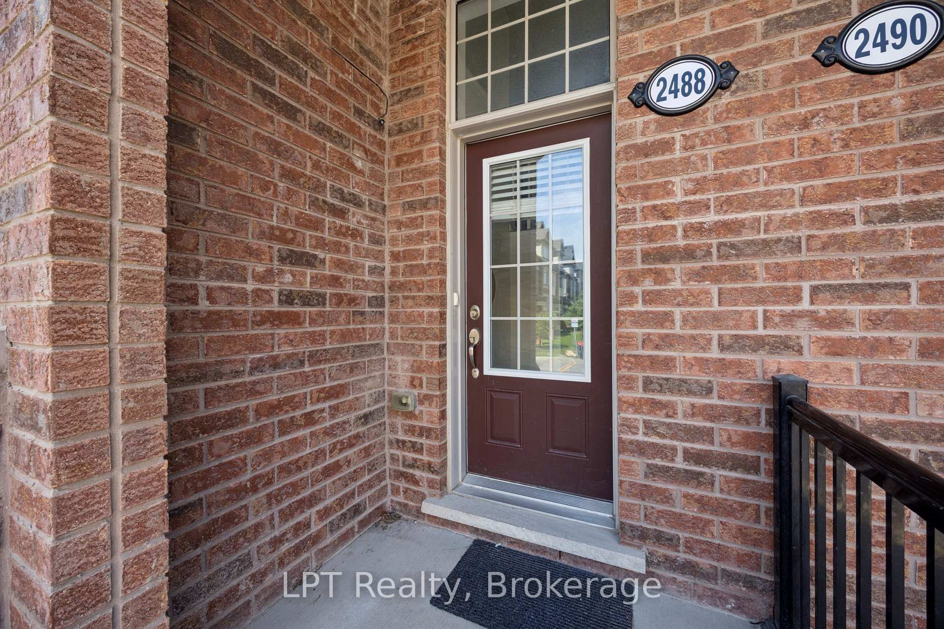Photo 5 of Unit 38, 2488 Bromus Path, Oshawa, Windfields — HOMEH