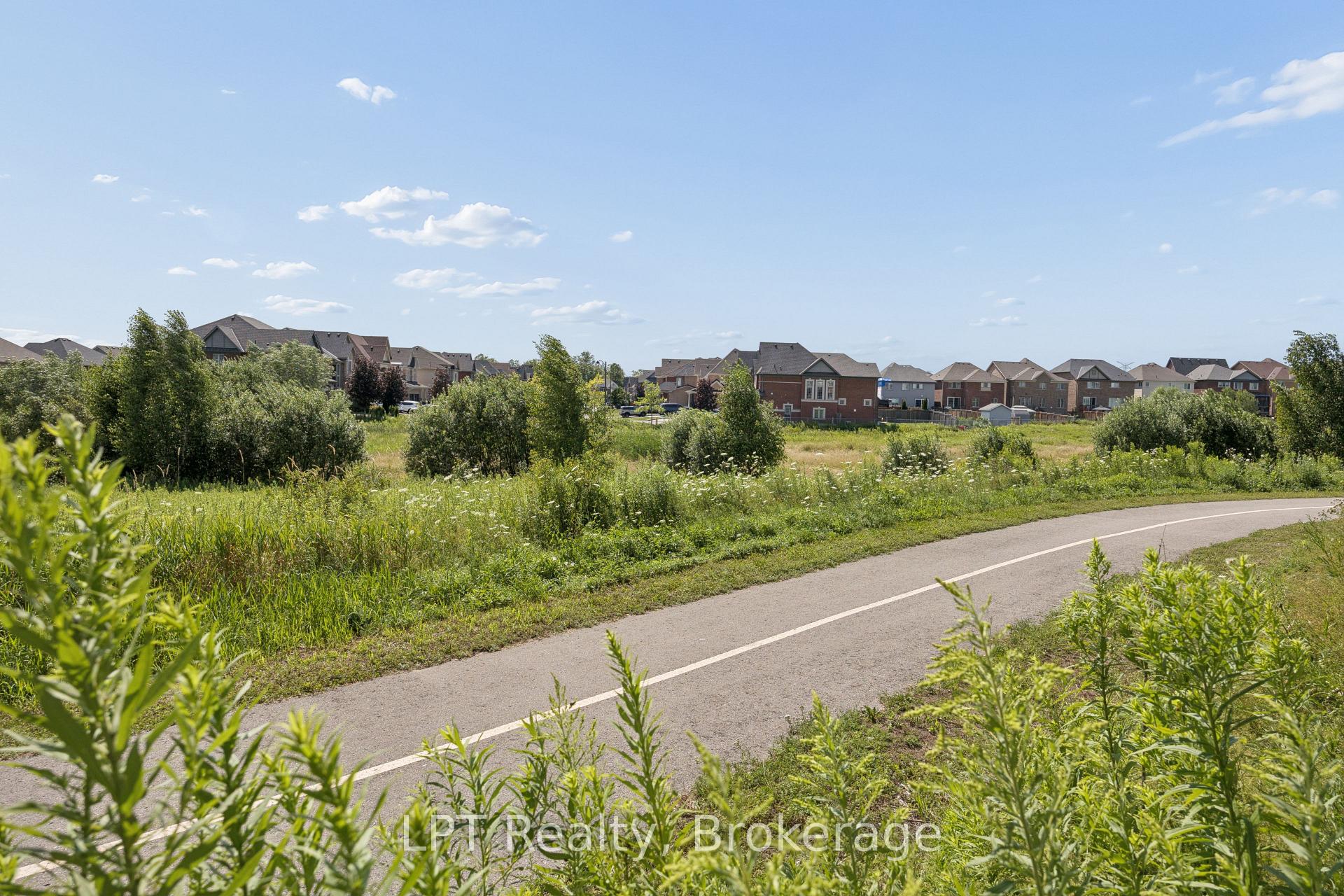 Photo 42 of Unit 38, 2488 Bromus Path, Oshawa, Windfields — HOMEH