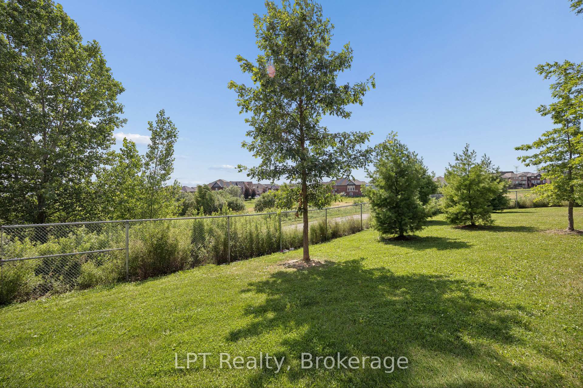 Photo 43 of Unit 38, 2488 Bromus Path, Oshawa, Windfields — HOMEH