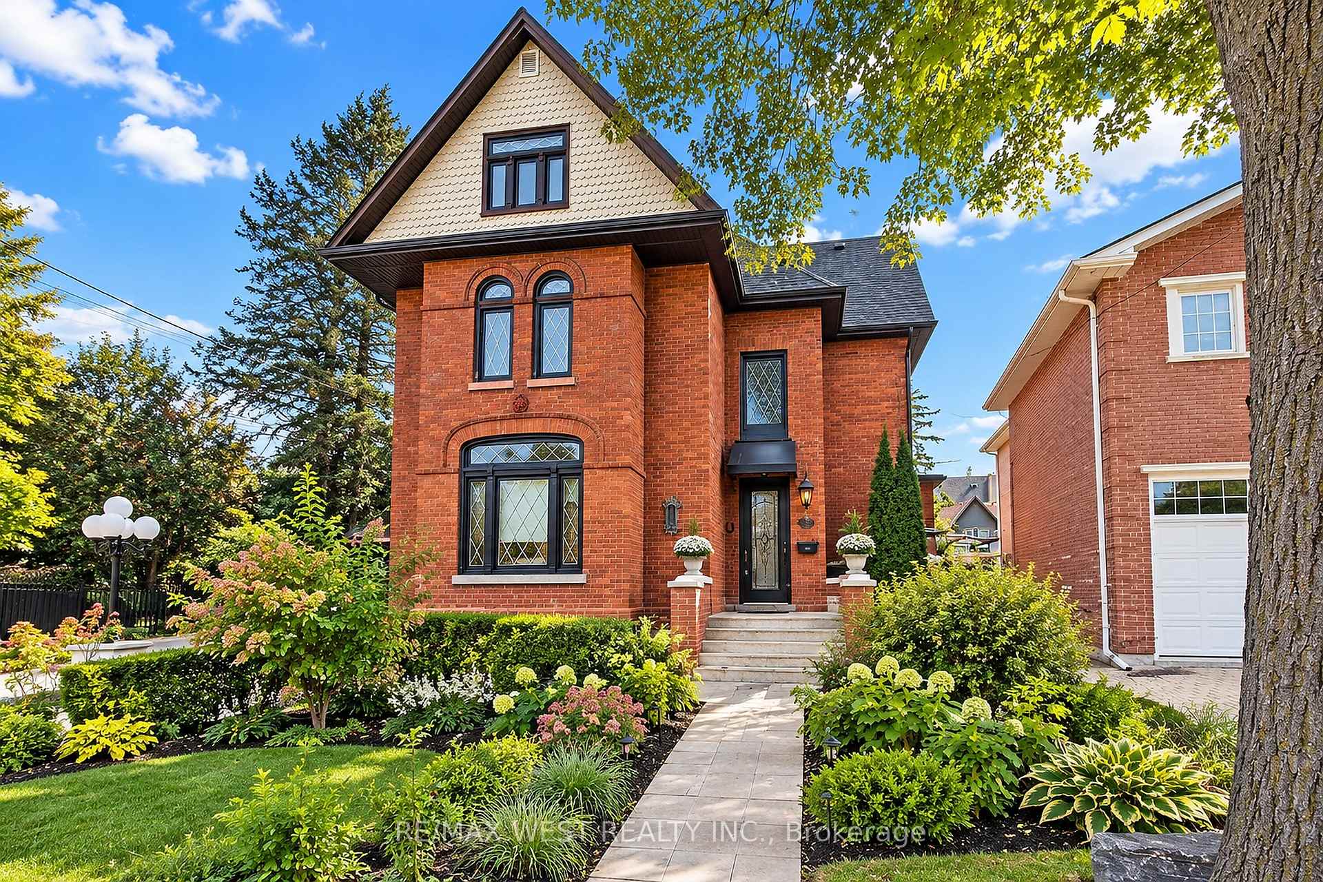 Photo 1 of Unit 4, 117 Rosemount Avenue, North York, Weston — HOMEH
