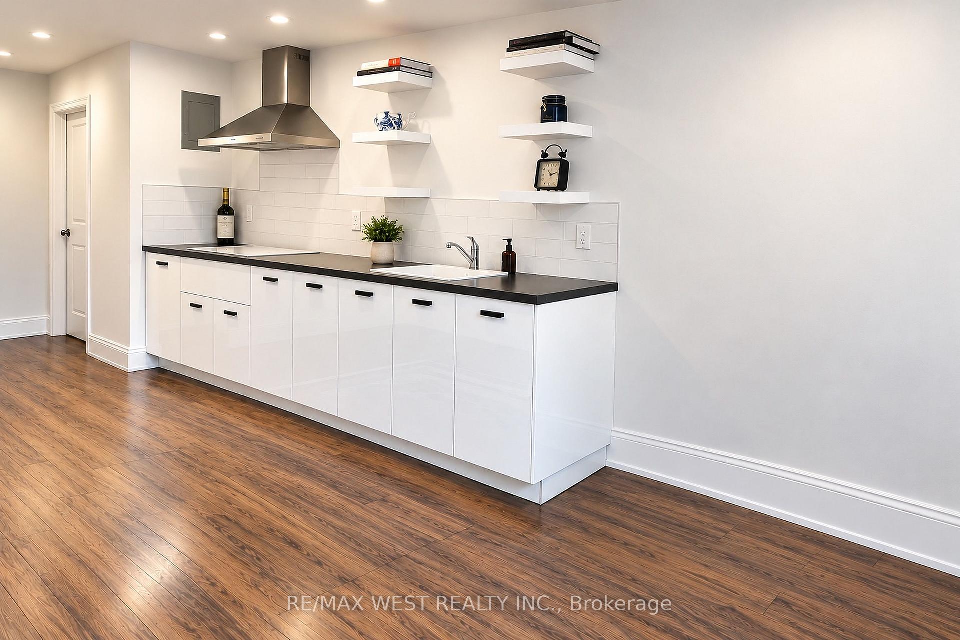 Photo 5 of Unit 4, 117 Rosemount Avenue, North York, Weston — HOMEH