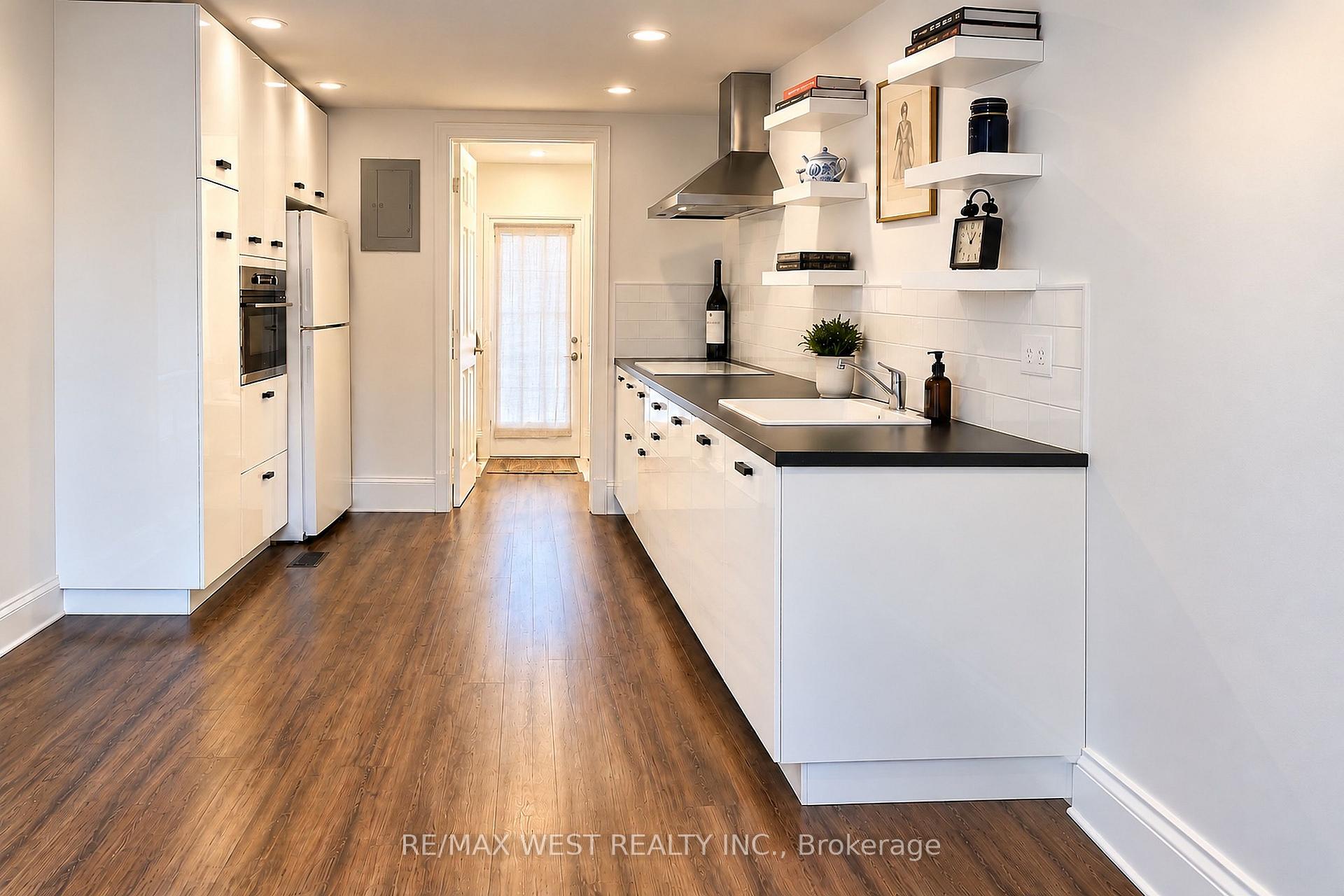 Photo 6 of Unit 4, 117 Rosemount Avenue, North York, Weston — HOMEH