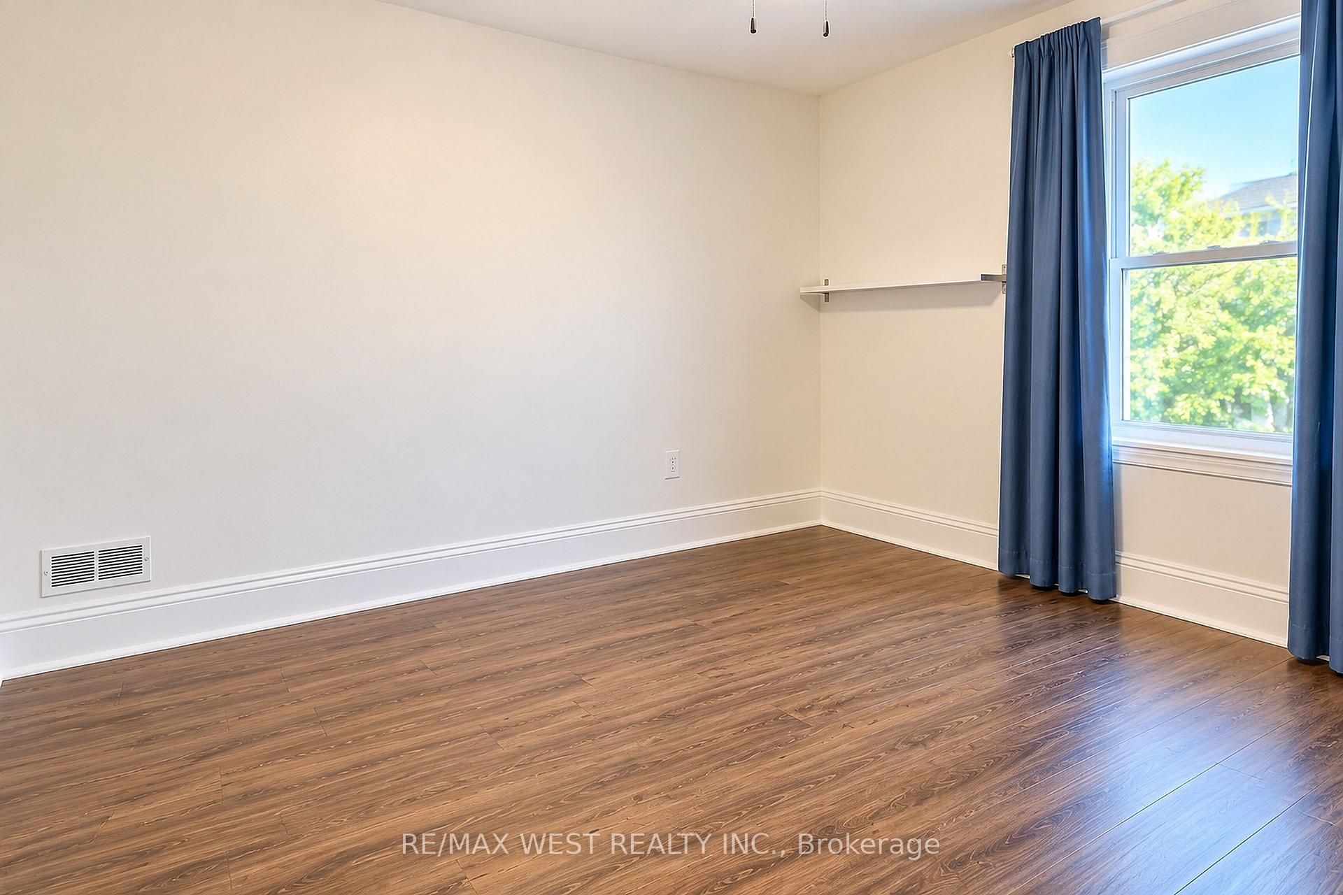 Photo 8 of Unit 4, 117 Rosemount Avenue, North York, Weston — HOMEH