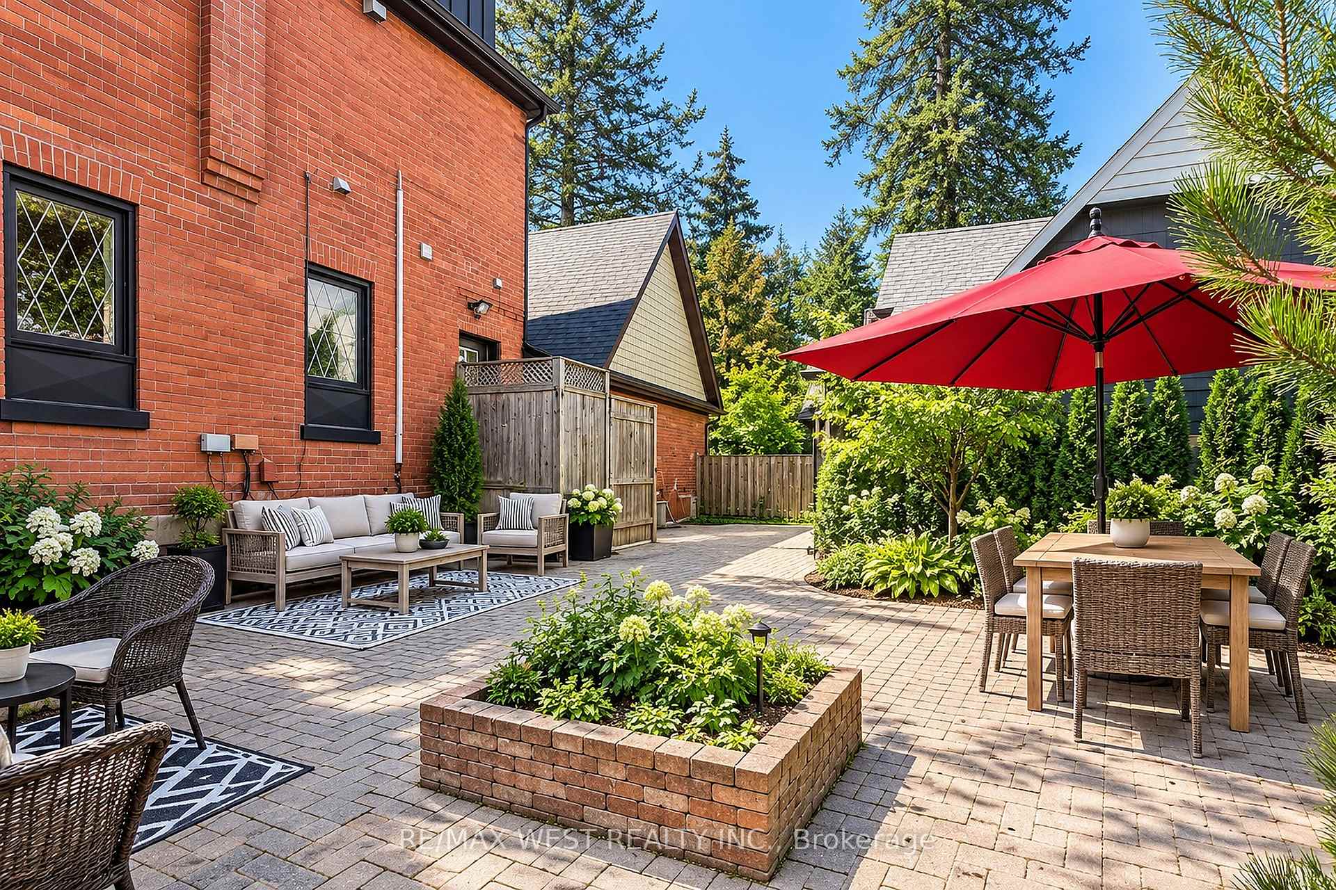 Photo 10 of Unit 4, 117 Rosemount Avenue, North York, Weston — HOMEH