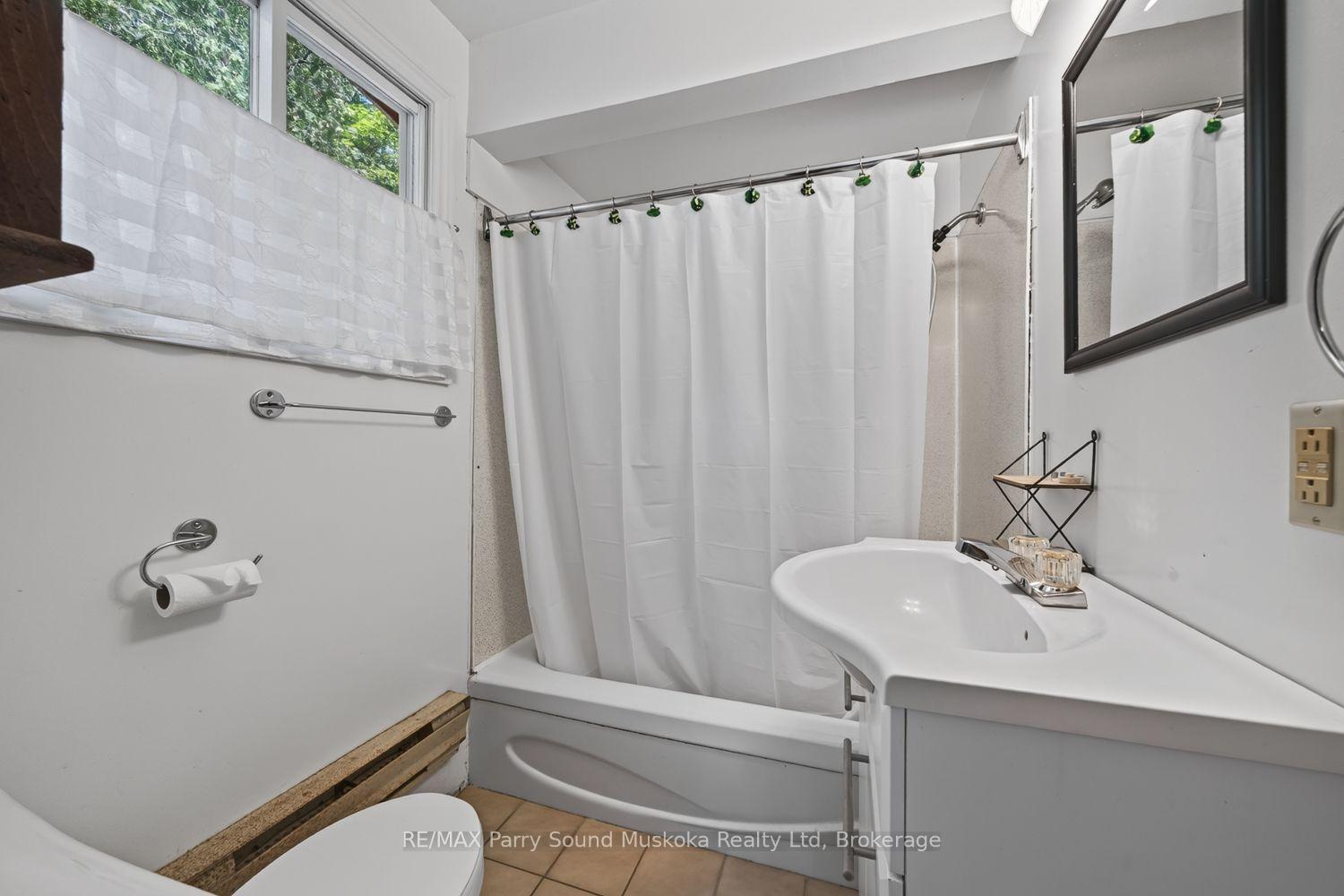 Photo 20 of 3 Robinson Road, Magnetawan, Ahmic Harbour — HOMEH