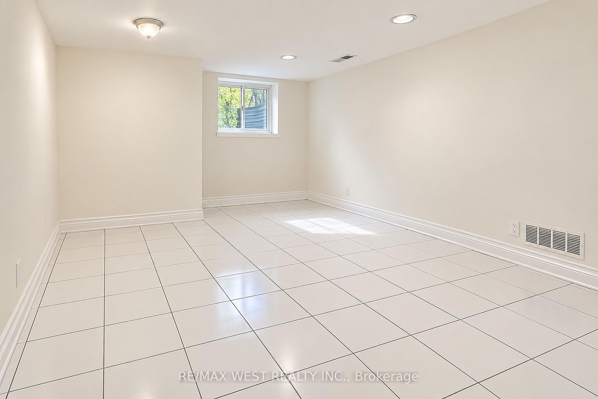 Photo 7 of Unit Bsmt, 117 Rosemount Avenue, North York, Weston — HOMEH