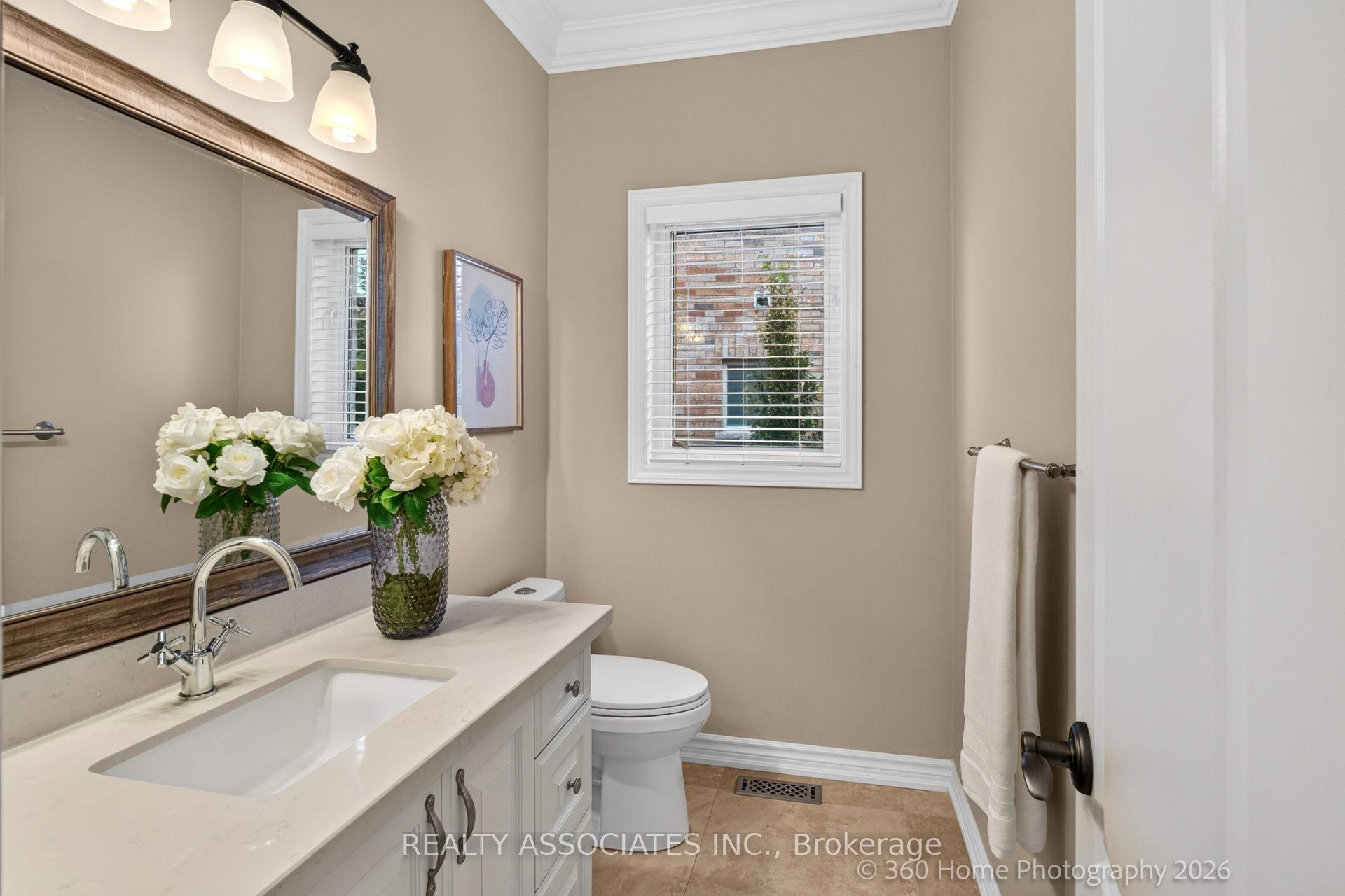 Photo 7 of 128 Coalbrook Court, Vaughan, East Woodbridge — HOMEH