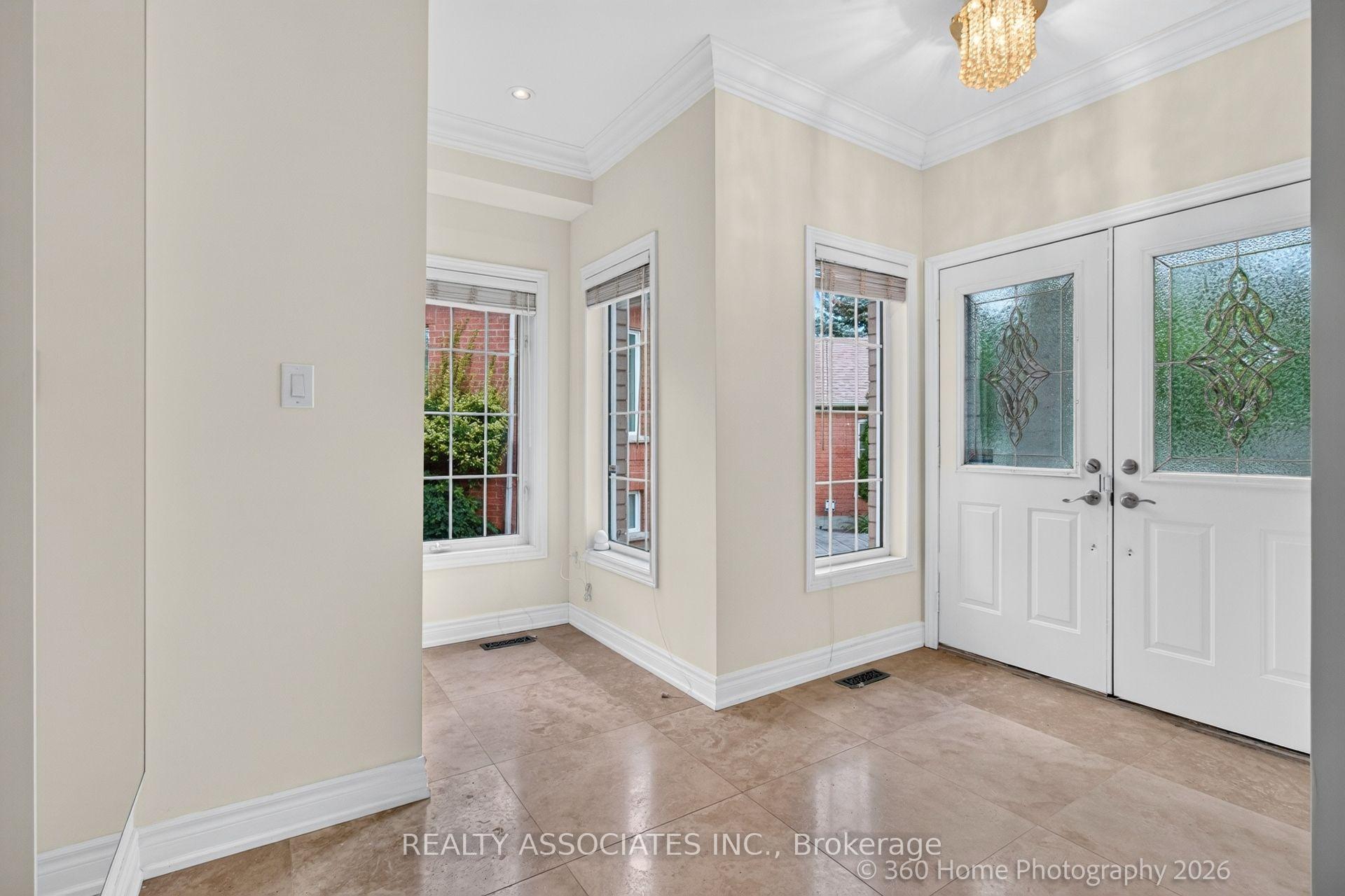 Photo 11 of 128 Coalbrook Court, Vaughan, East Woodbridge — HOMEH
