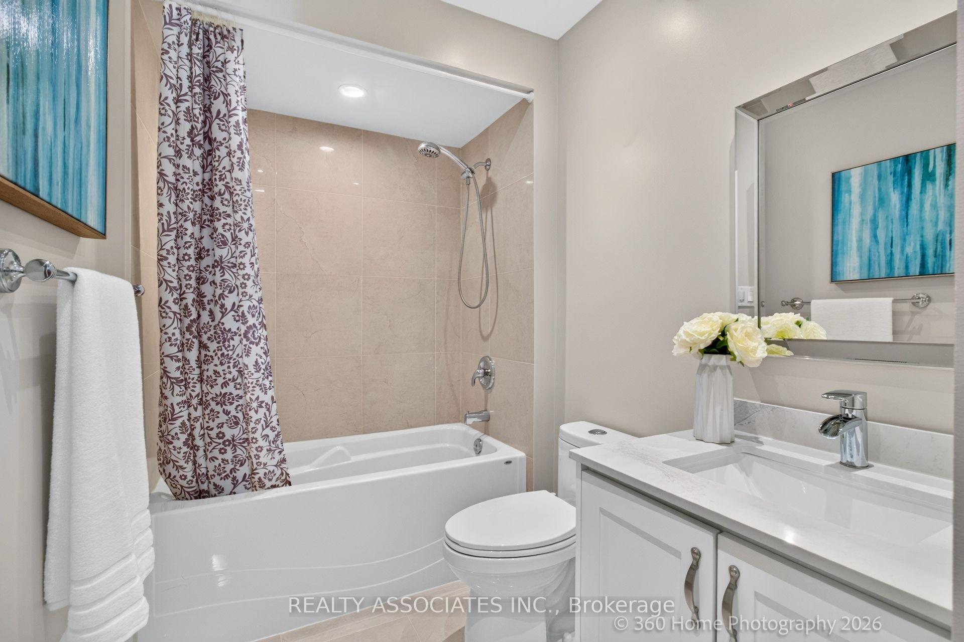 Photo 16 of 128 Coalbrook Court, Vaughan, East Woodbridge — HOMEH