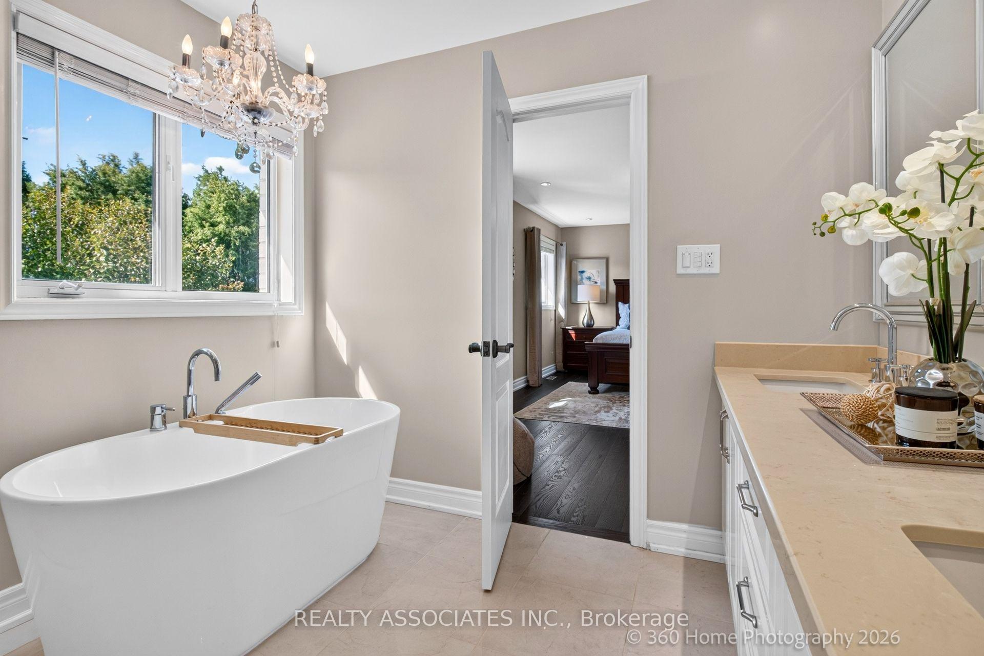 Photo 19 of 128 Coalbrook Court, Vaughan, East Woodbridge — HOMEH