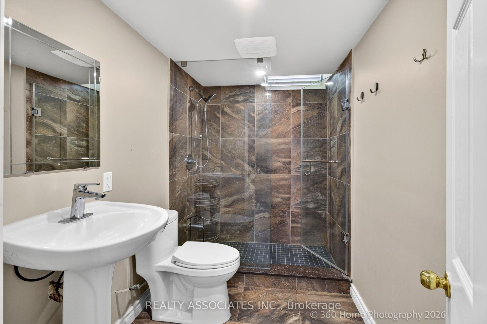 Photo 29 of 128 Coalbrook Court, Vaughan, East Woodbridge — HOMEH