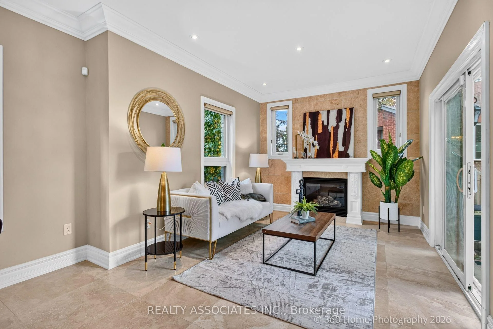 Photo 5 of 128 Coalbrook Court, Vaughan, East Woodbridge — HOMEH