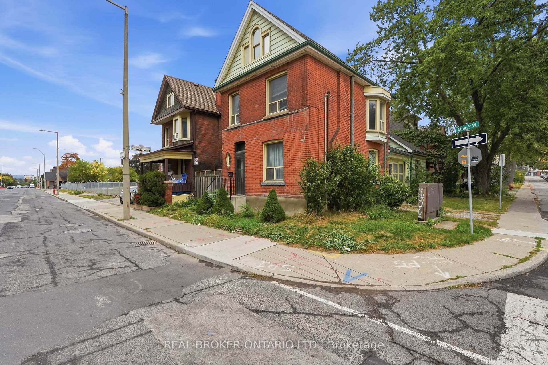 Photo of 418 Main Street W
