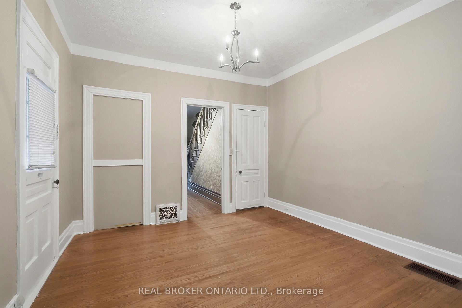 Photo 12 of 418 Main Street W, Hamilton, Strathcona — HOMEH