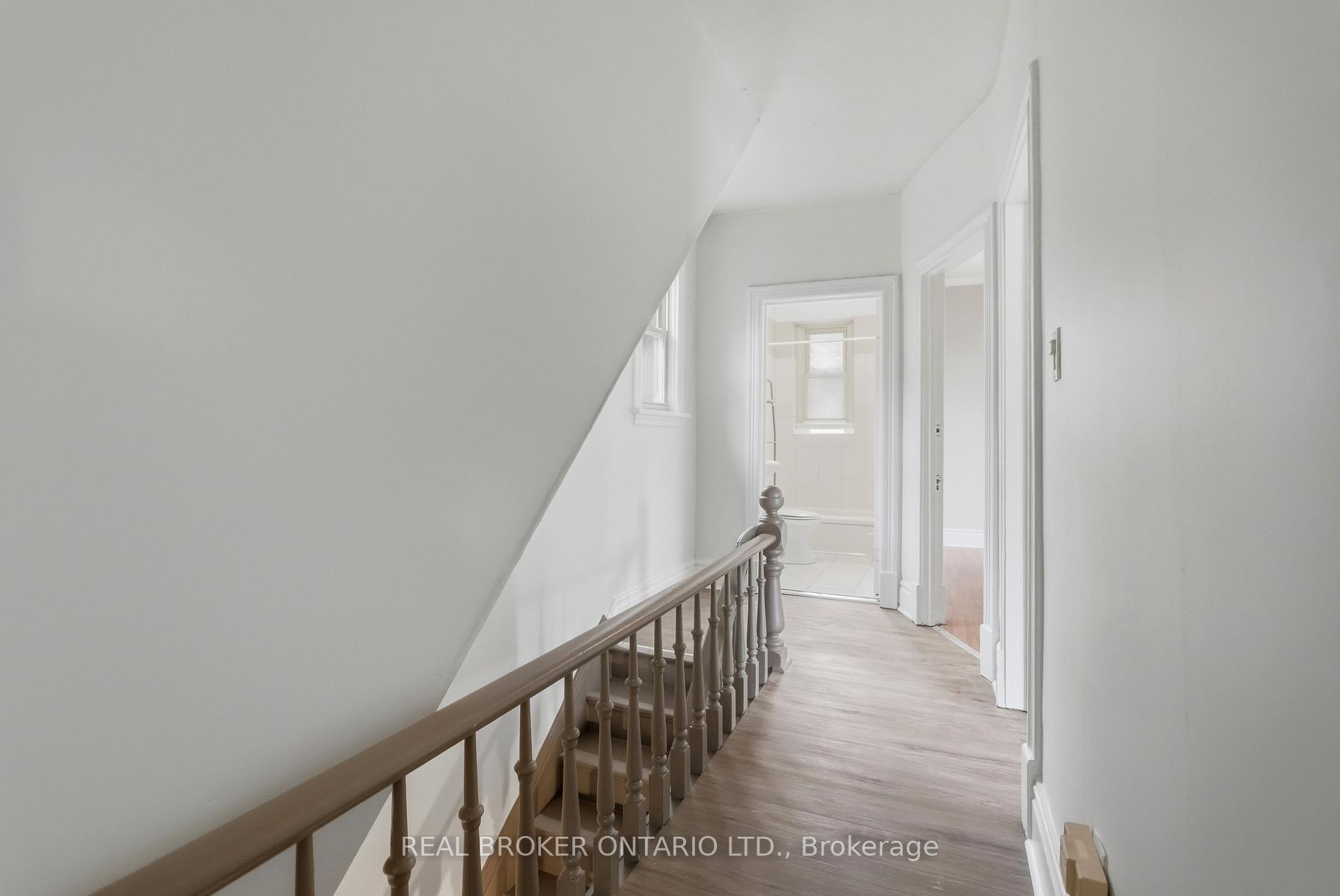 Photo 22 of 418 Main Street W, Hamilton, Strathcona — HOMEH
