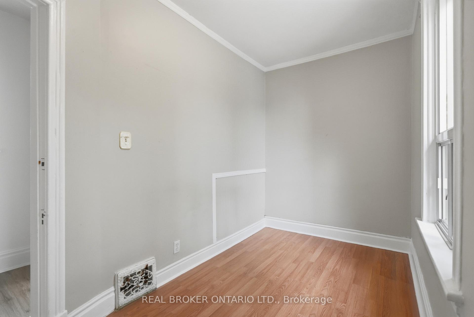 Photo 24 of 418 Main Street W, Hamilton, Strathcona — HOMEH