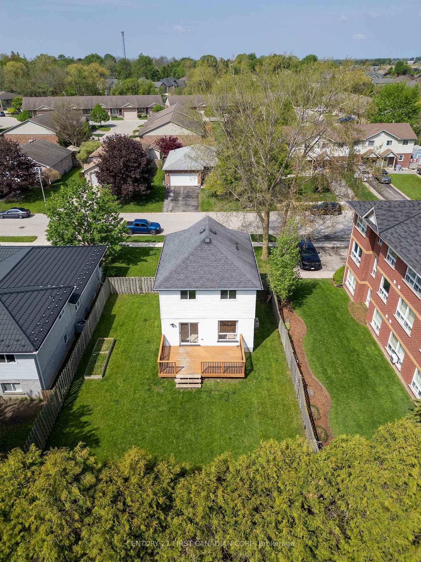 Photo 7 of 168 Gibson Crescent, Lucan Biddulph, Lucan — HOMEH