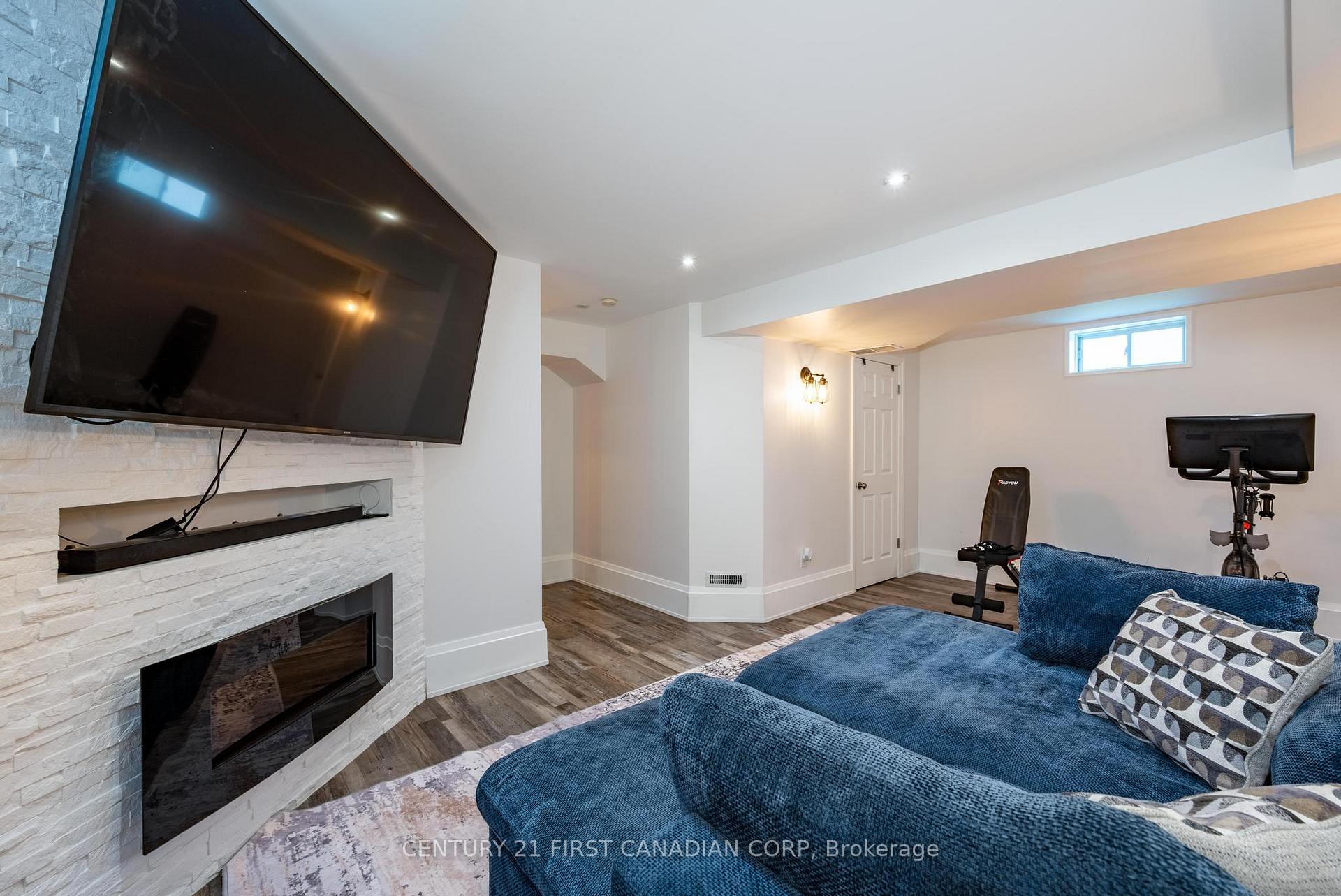 Photo 26 of 168 Gibson Crescent, Lucan Biddulph, Lucan — HOMEH