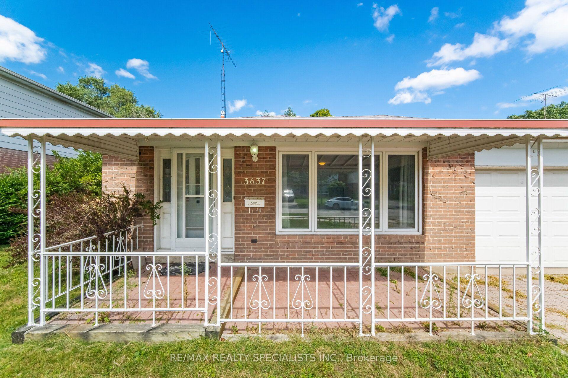 Photo 2 of 3637 Chiplow Road, Mississauga, Applewood — HOMEH