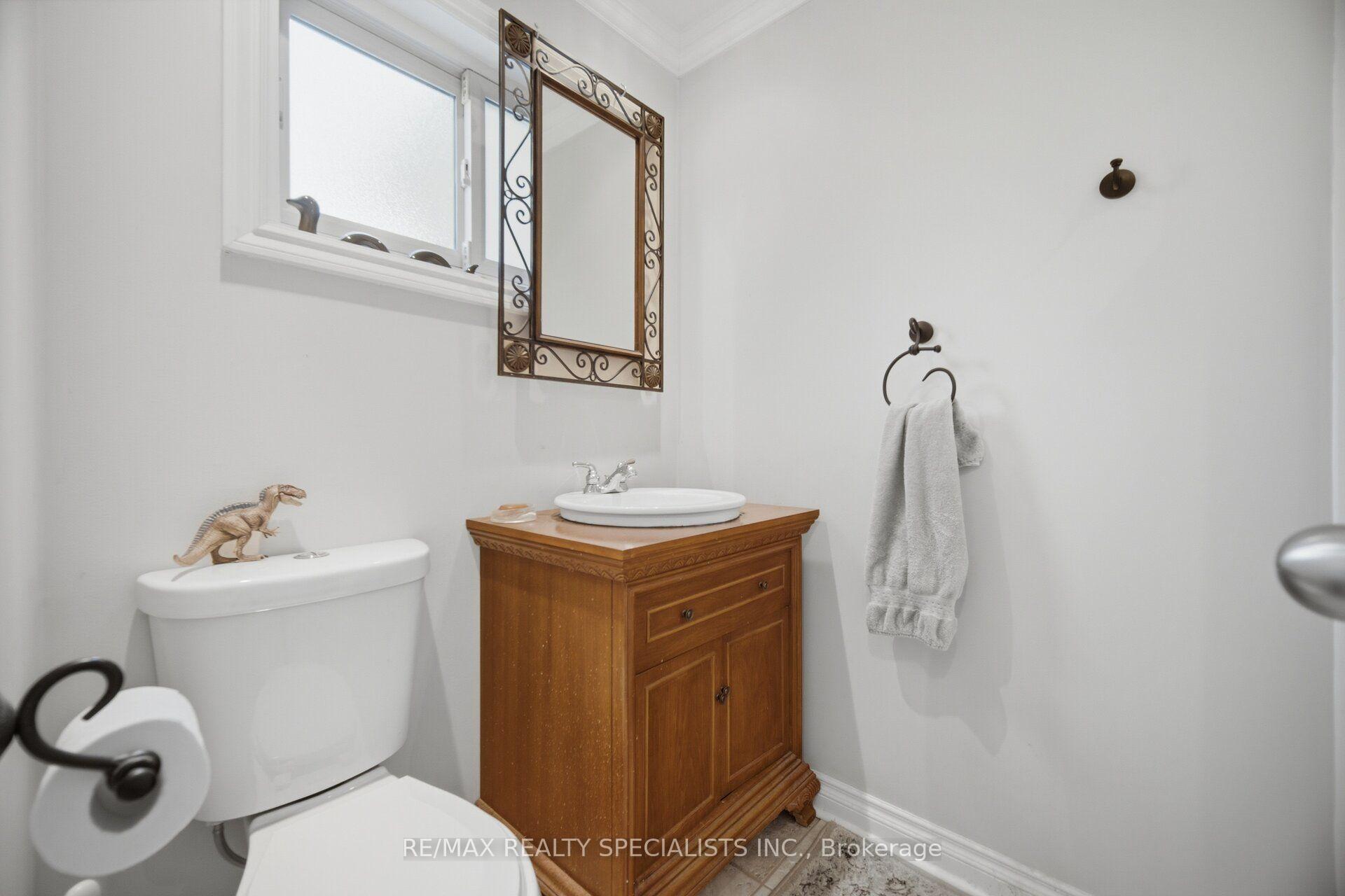 Photo 10 of 3637 Chiplow Road, Mississauga, Applewood — HOMEH