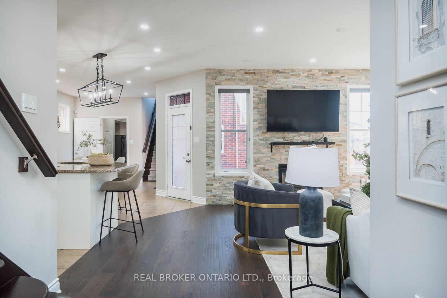 Photo 10 of 619 Snider Terrace, Milton, Coates — HOMEH