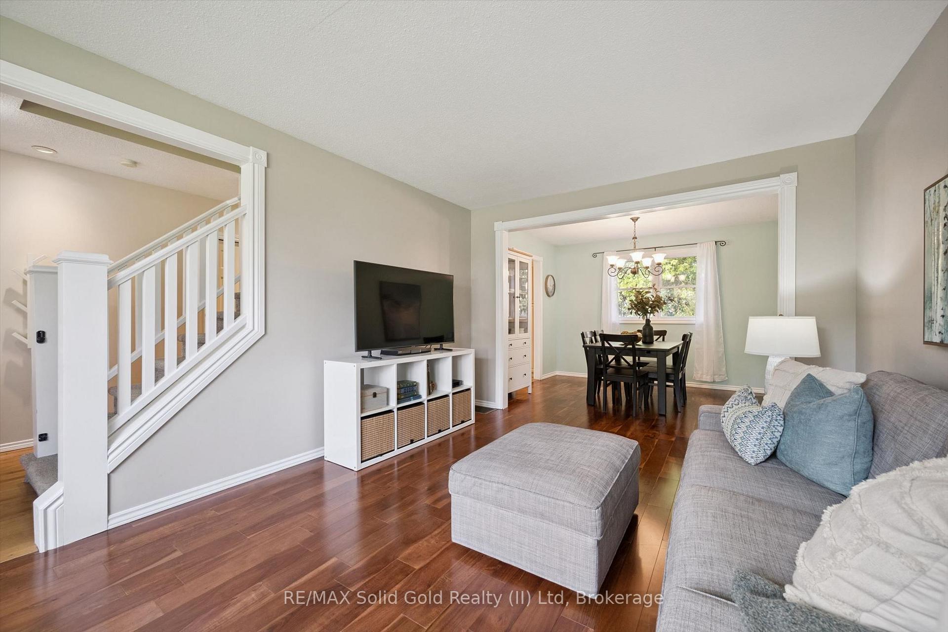 Photo 6 of 143 Hillbrook Crescent, Kitchener, Forest Heights — HOMEH
