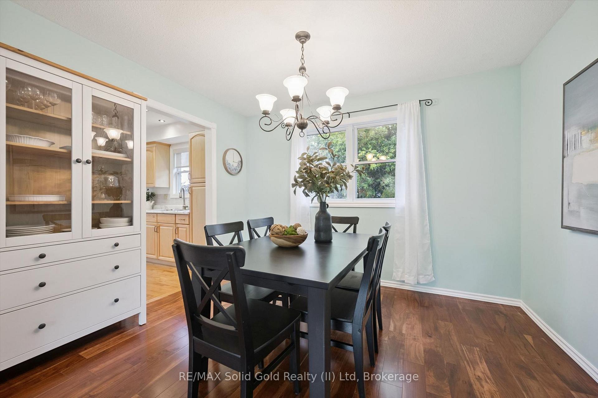 Photo 7 of 143 Hillbrook Crescent, Kitchener, Forest Heights — HOMEH