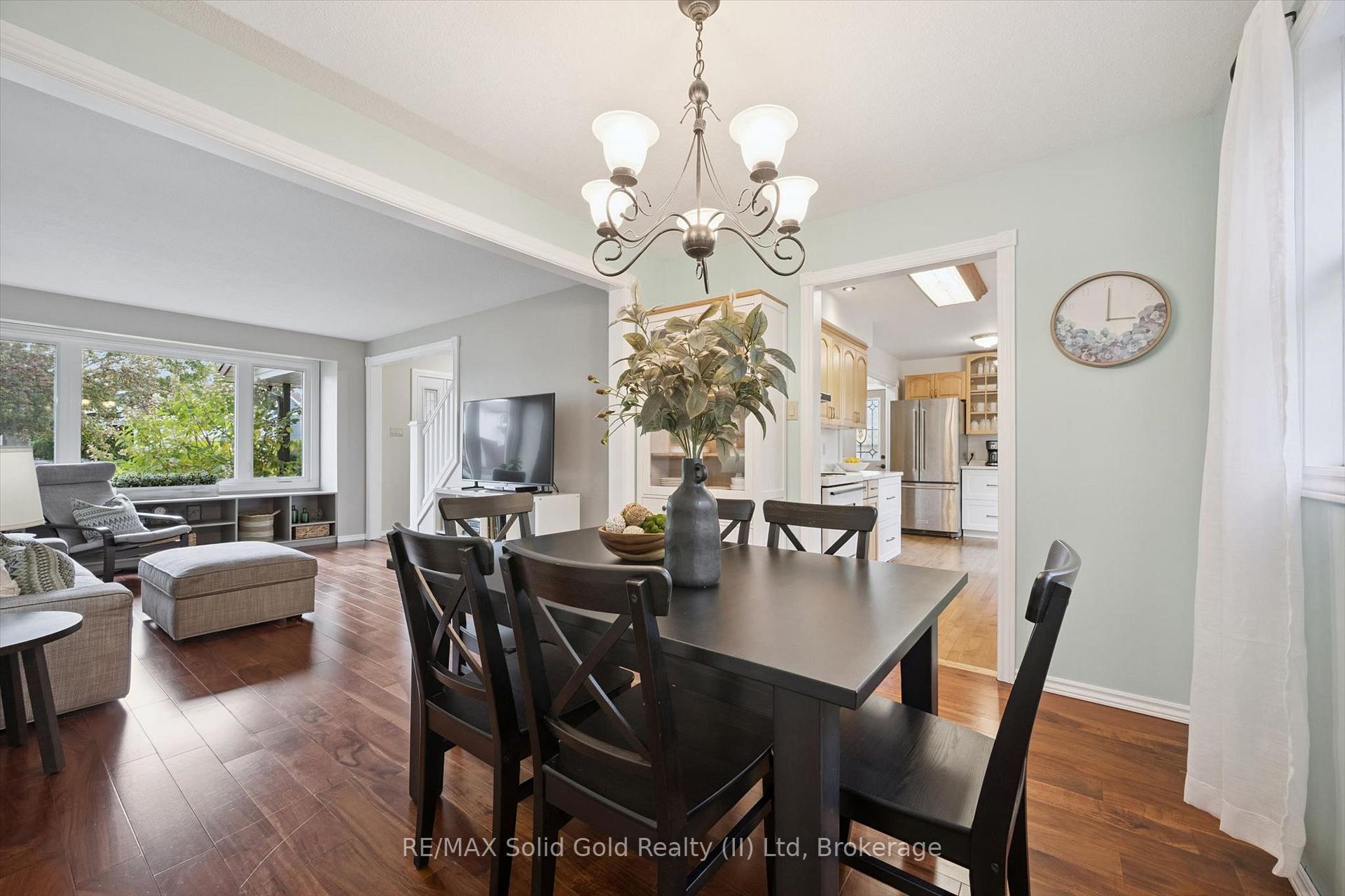 Photo 8 of 143 Hillbrook Crescent, Kitchener, Forest Heights — HOMEH