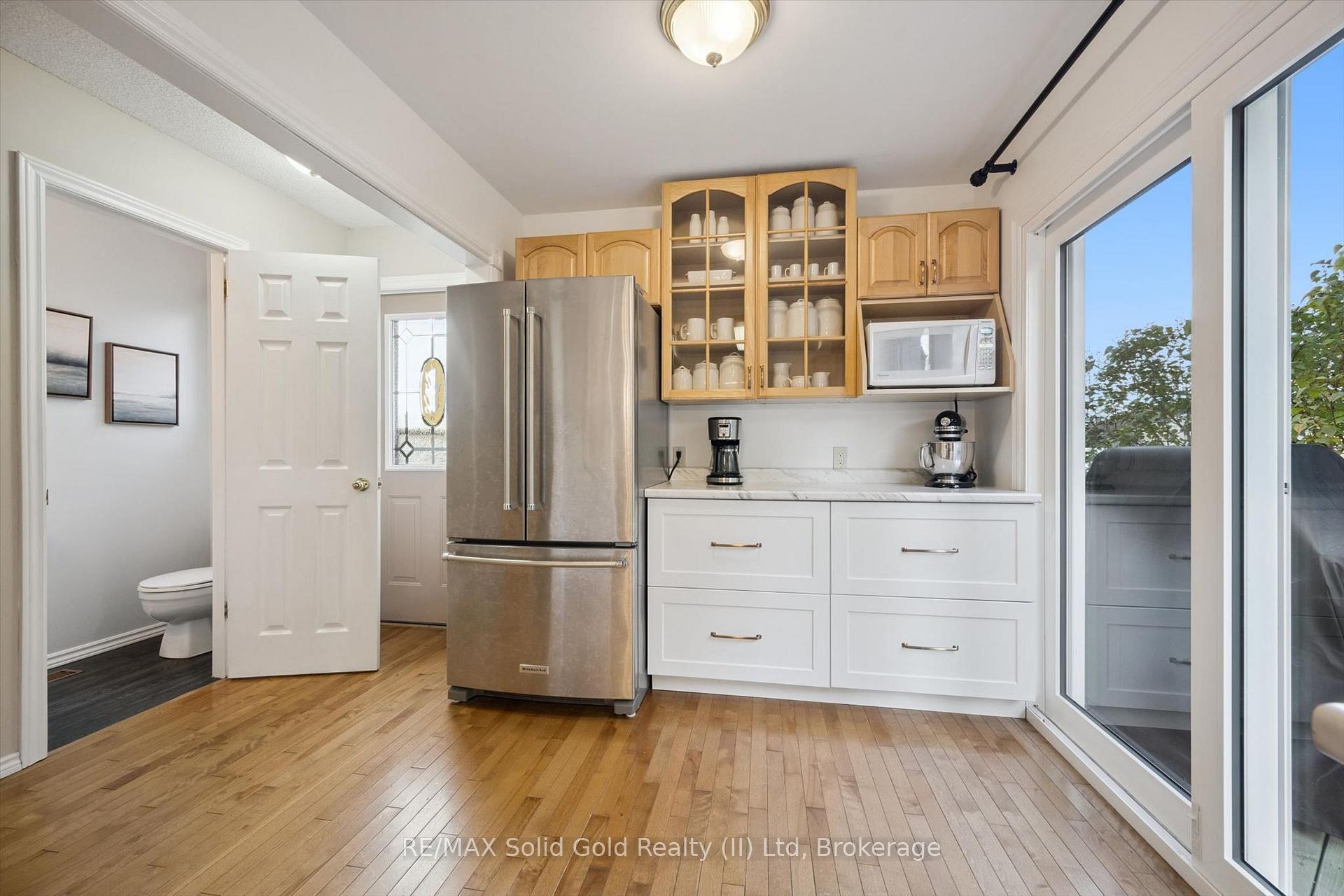 Photo 13 of 143 Hillbrook Crescent, Kitchener, Forest Heights — HOMEH