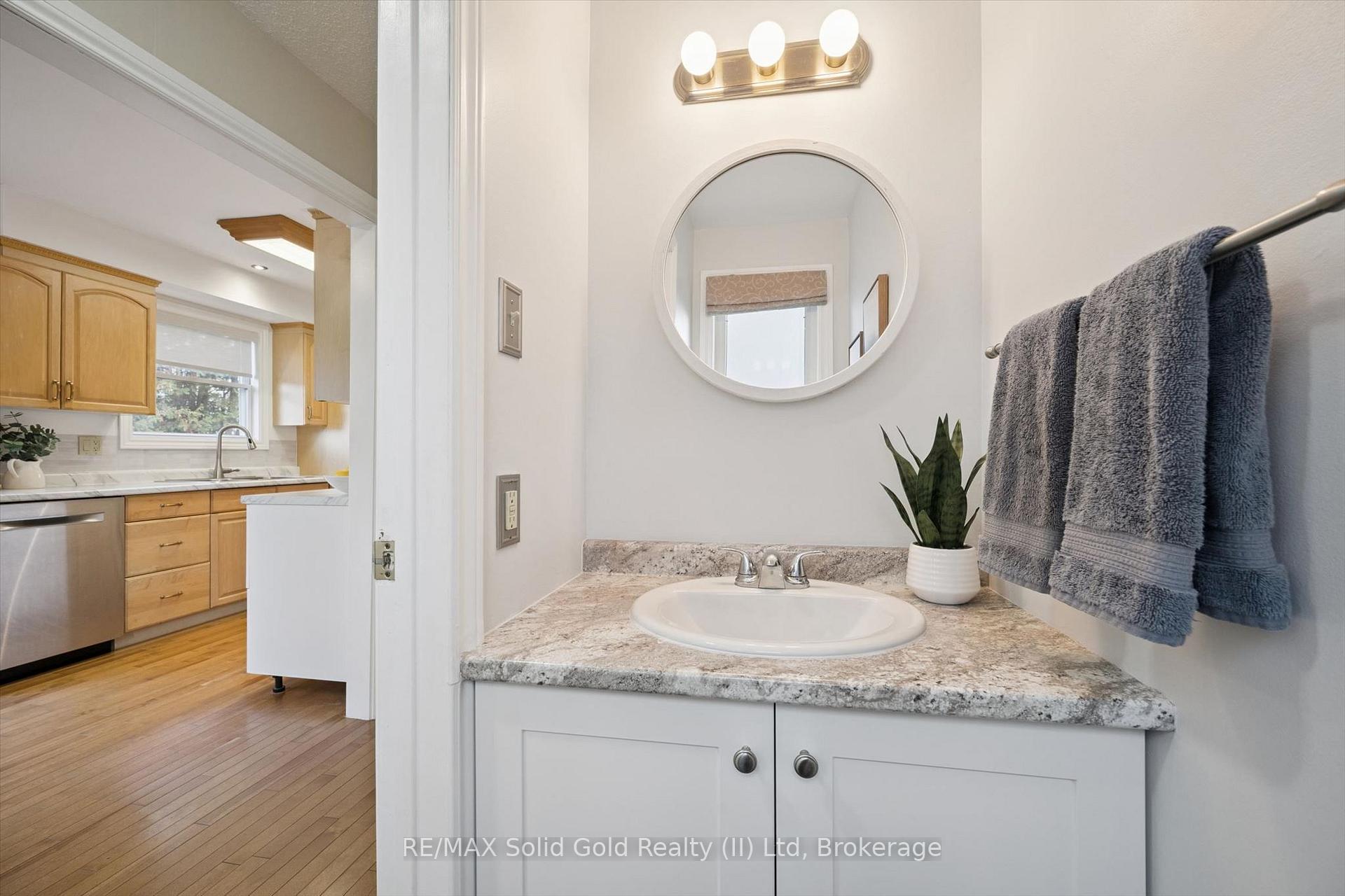 Photo 14 of 143 Hillbrook Crescent, Kitchener, Forest Heights — HOMEH