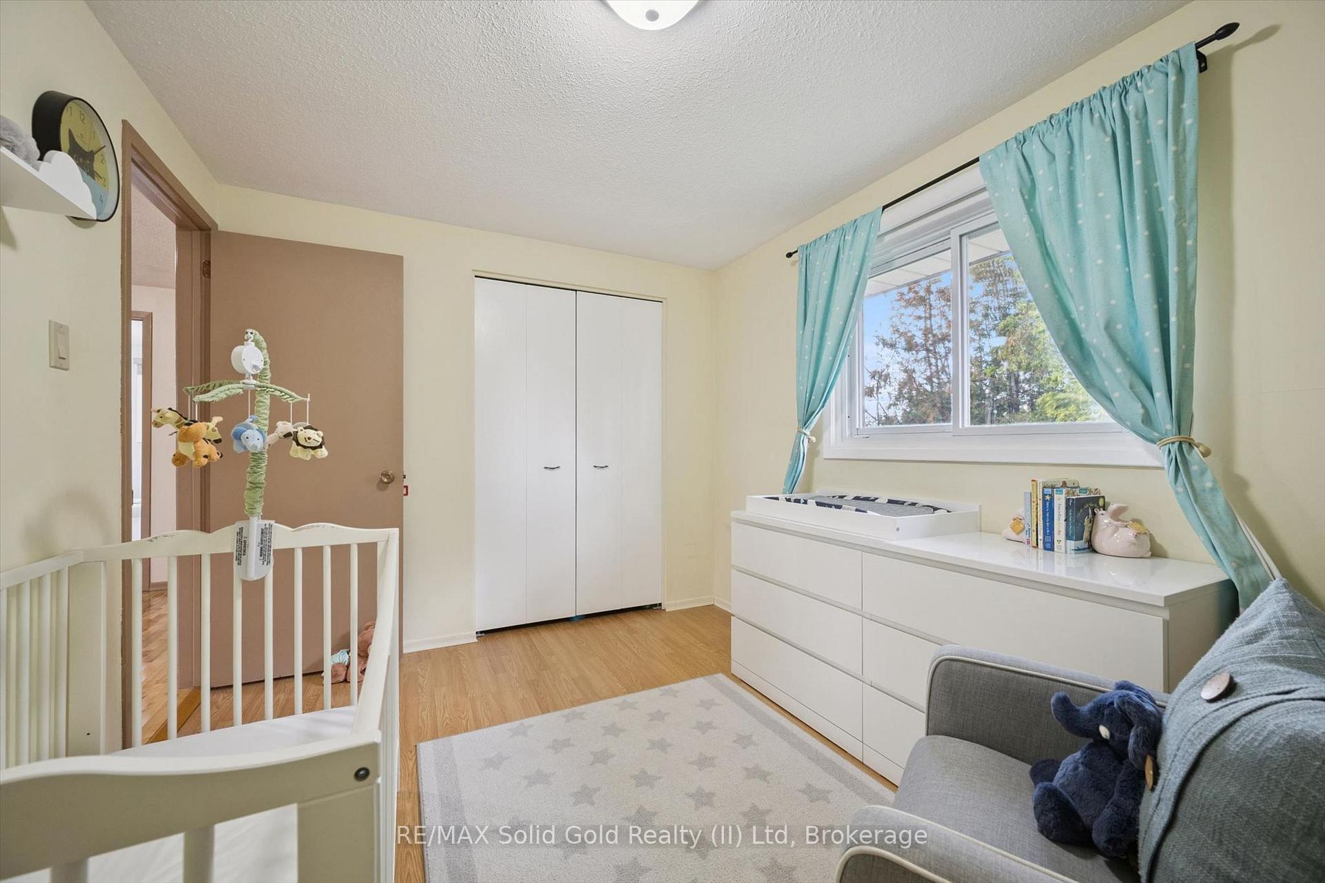 Photo 18 of 143 Hillbrook Crescent, Kitchener, Forest Heights — HOMEH