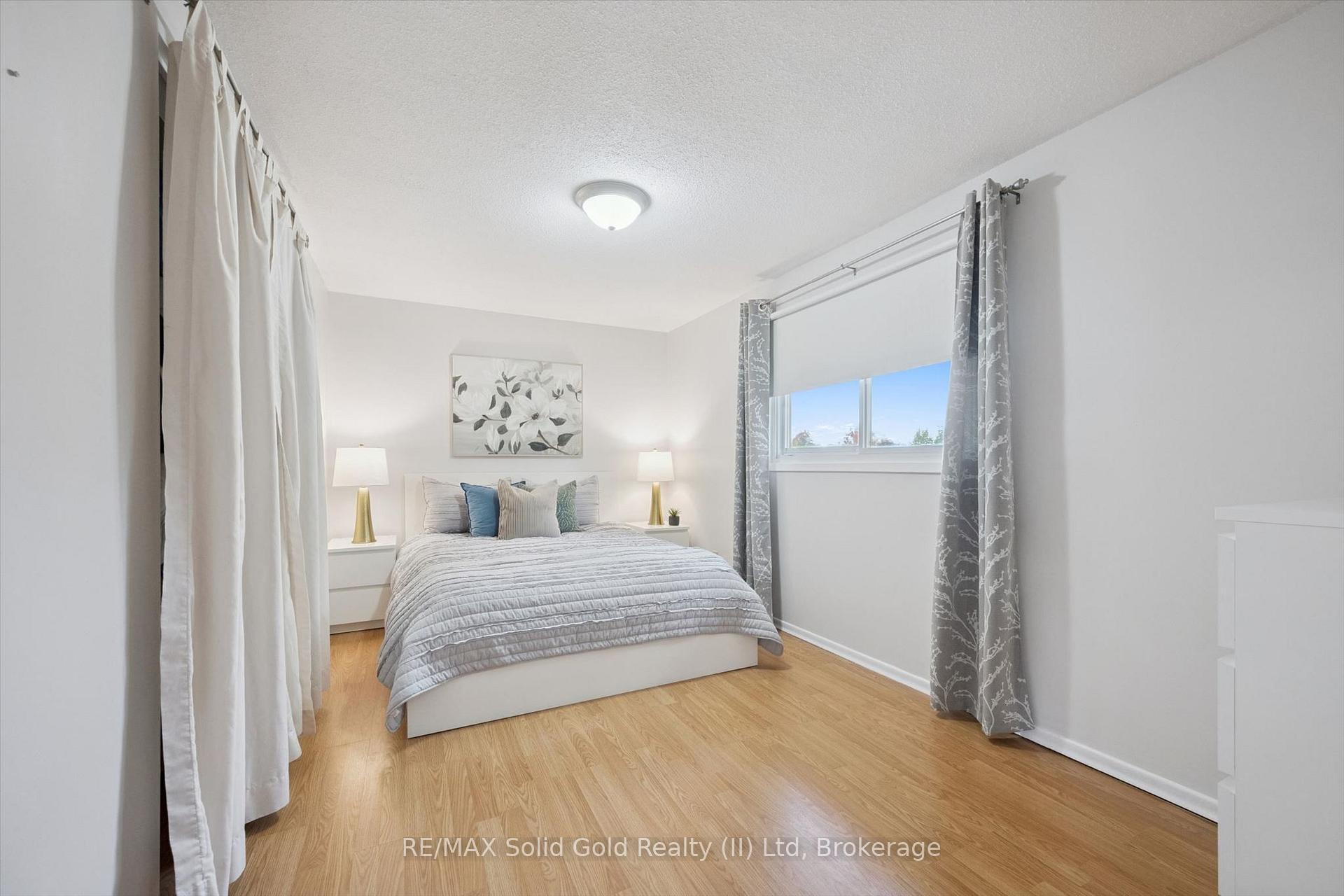 Photo 19 of 143 Hillbrook Crescent, Kitchener, Forest Heights — HOMEH
