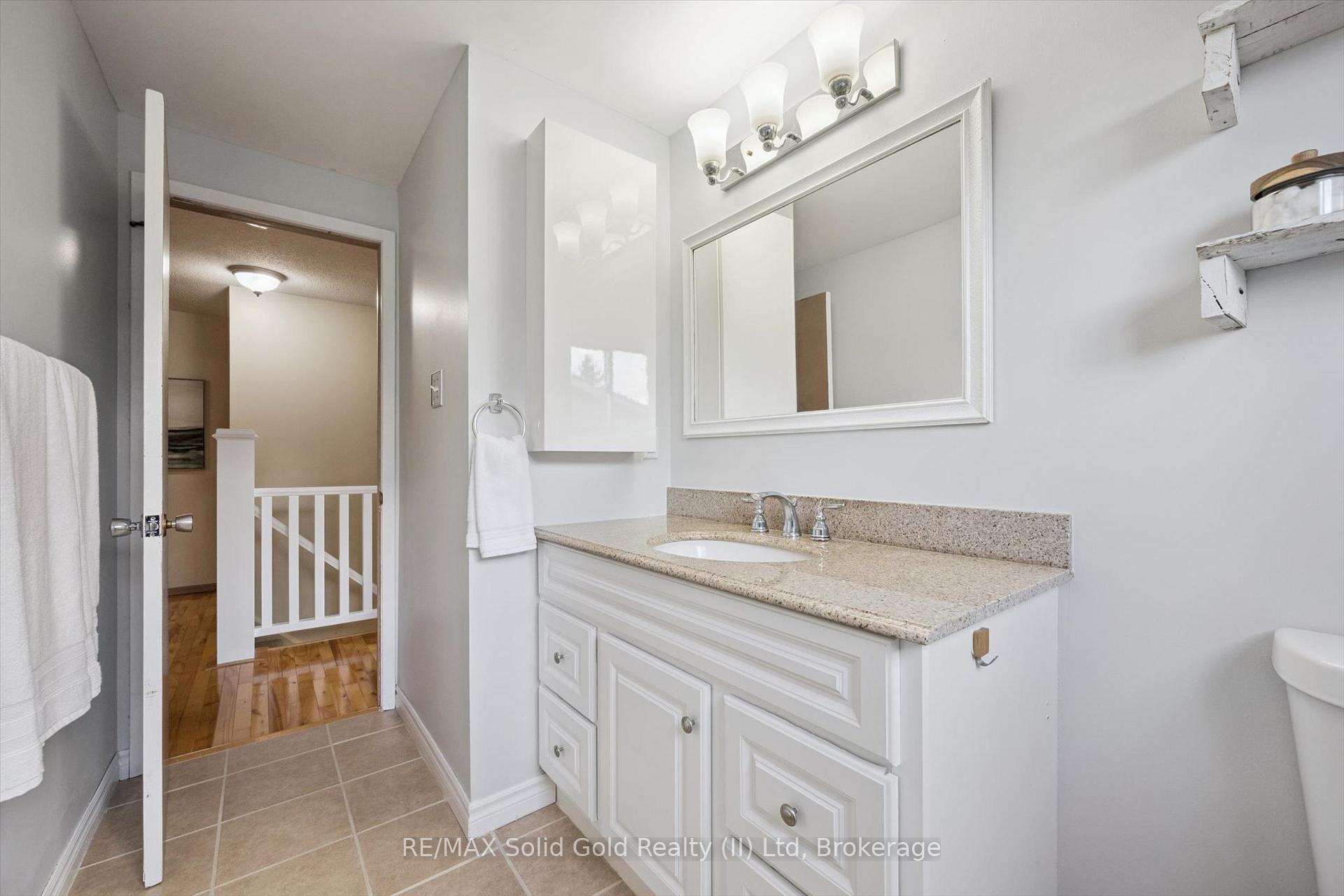 Photo 24 of 143 Hillbrook Crescent, Kitchener, Forest Heights — HOMEH