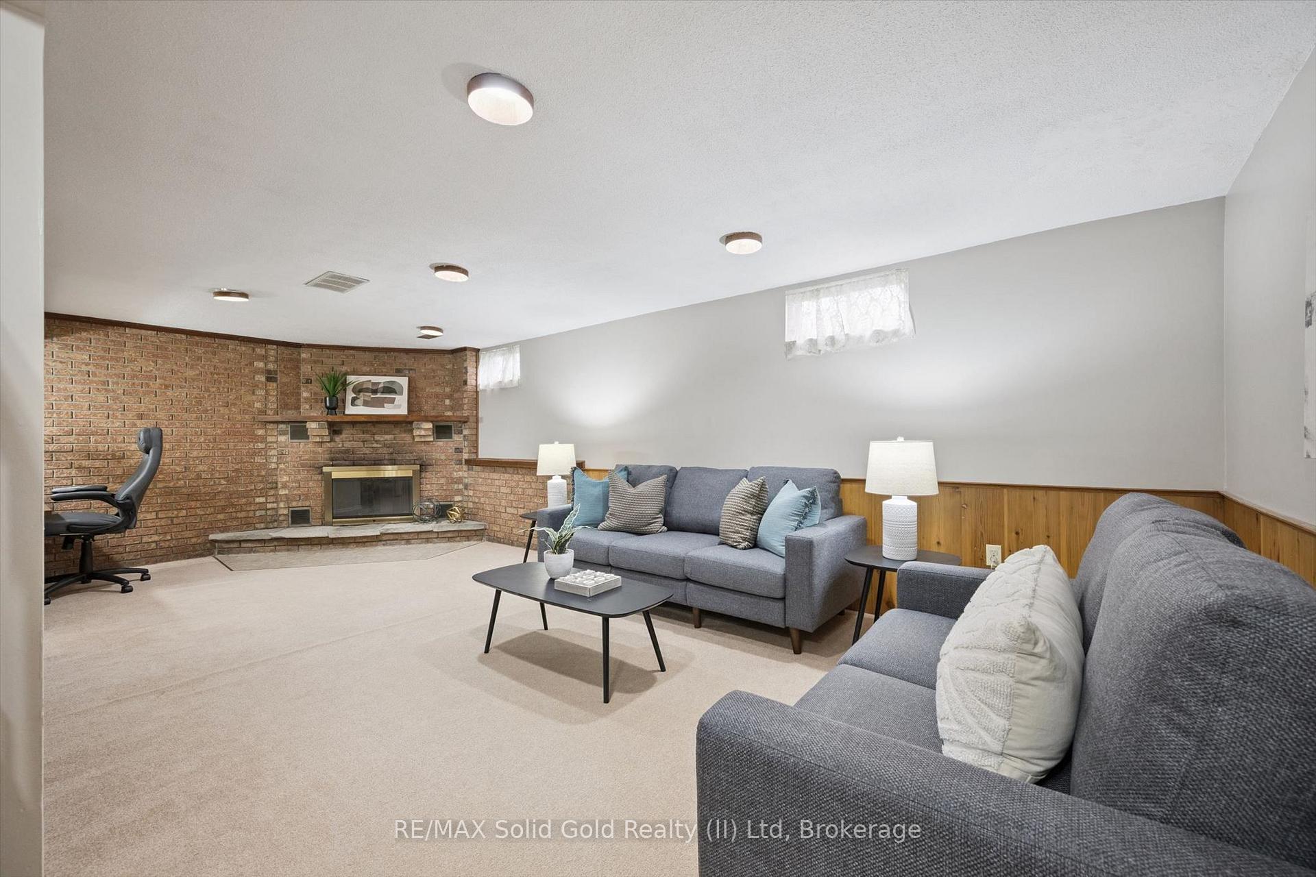 Photo 25 of 143 Hillbrook Crescent, Kitchener, Forest Heights — HOMEH