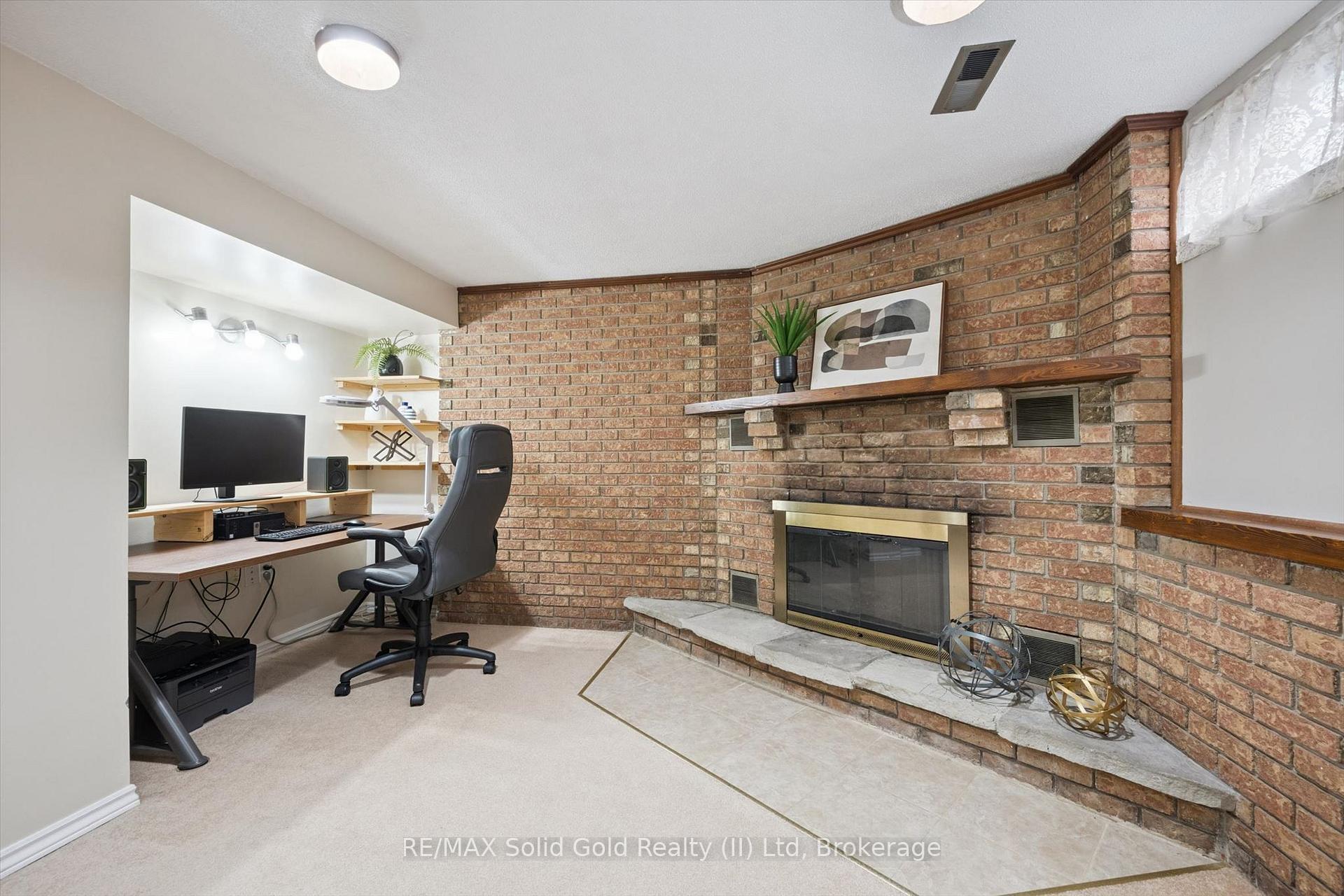 Photo 27 of 143 Hillbrook Crescent, Kitchener, Forest Heights — HOMEH