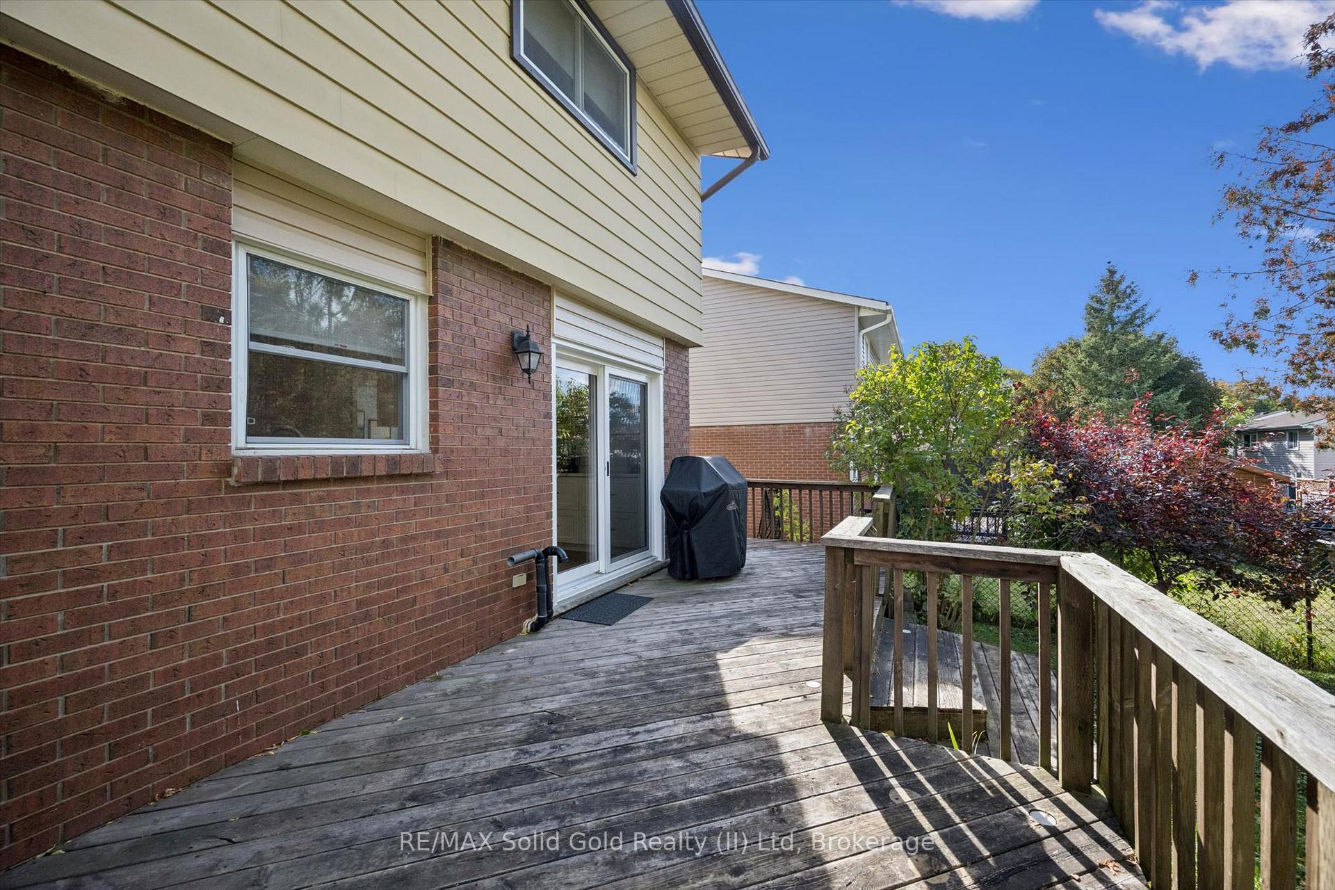 Photo 29 of 143 Hillbrook Crescent, Kitchener, Forest Heights — HOMEH