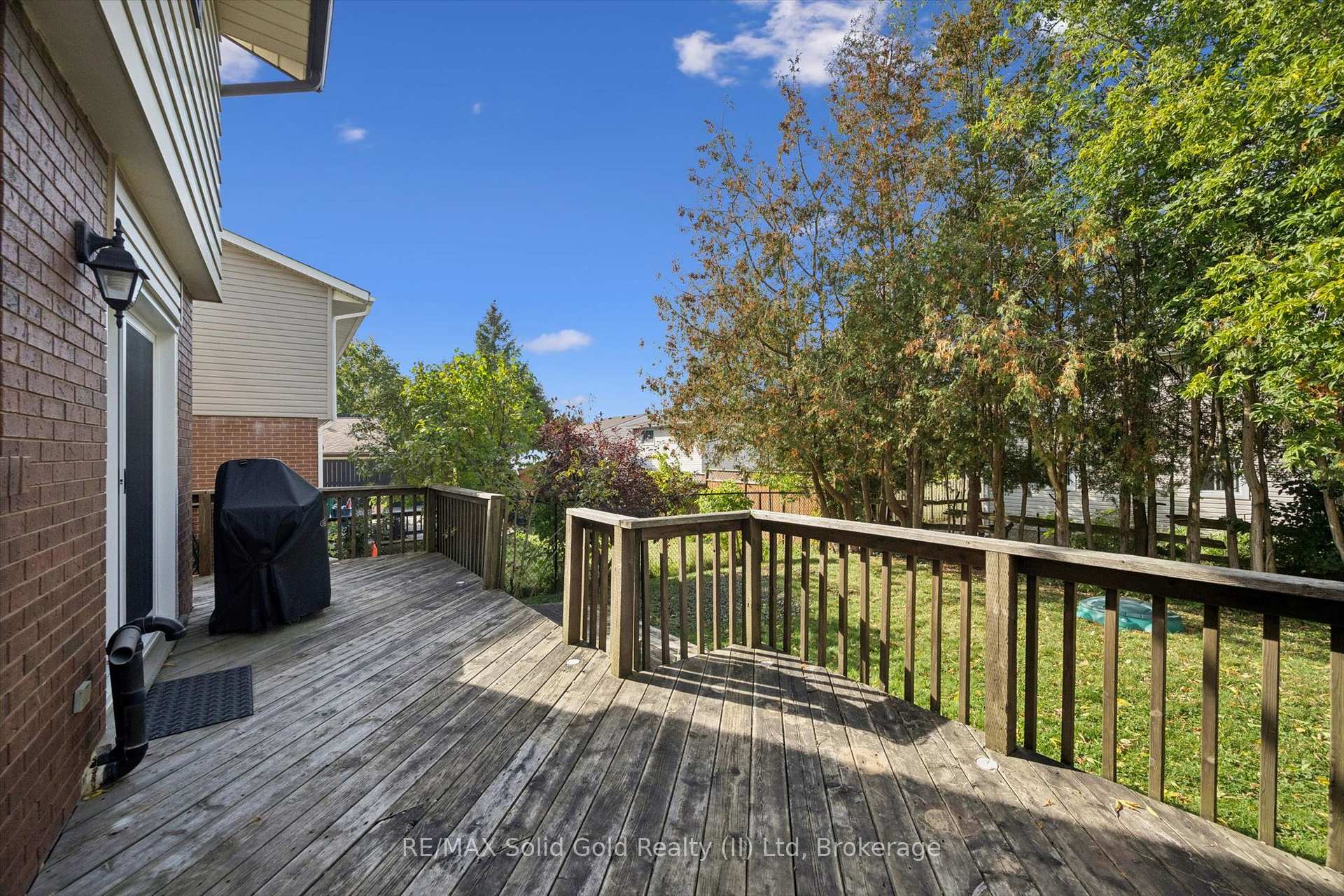 Photo 30 of 143 Hillbrook Crescent, Kitchener, Forest Heights — HOMEH
