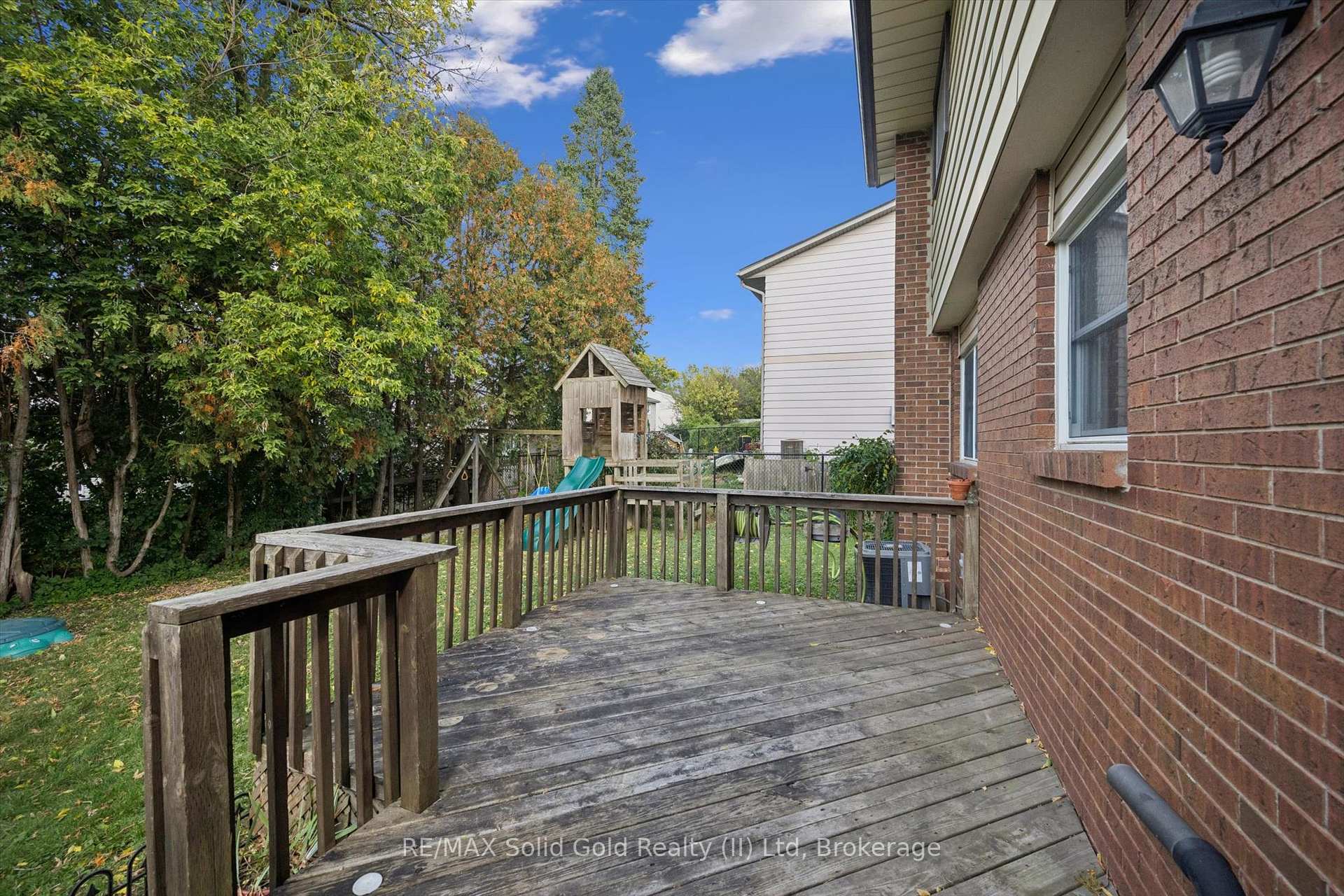 Photo 32 of 143 Hillbrook Crescent, Kitchener, Forest Heights — HOMEH