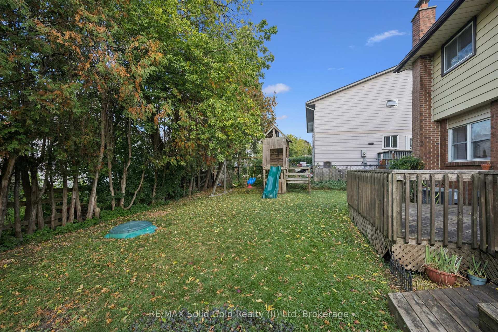 Photo 33 of 143 Hillbrook Crescent, Kitchener, Forest Heights — HOMEH
