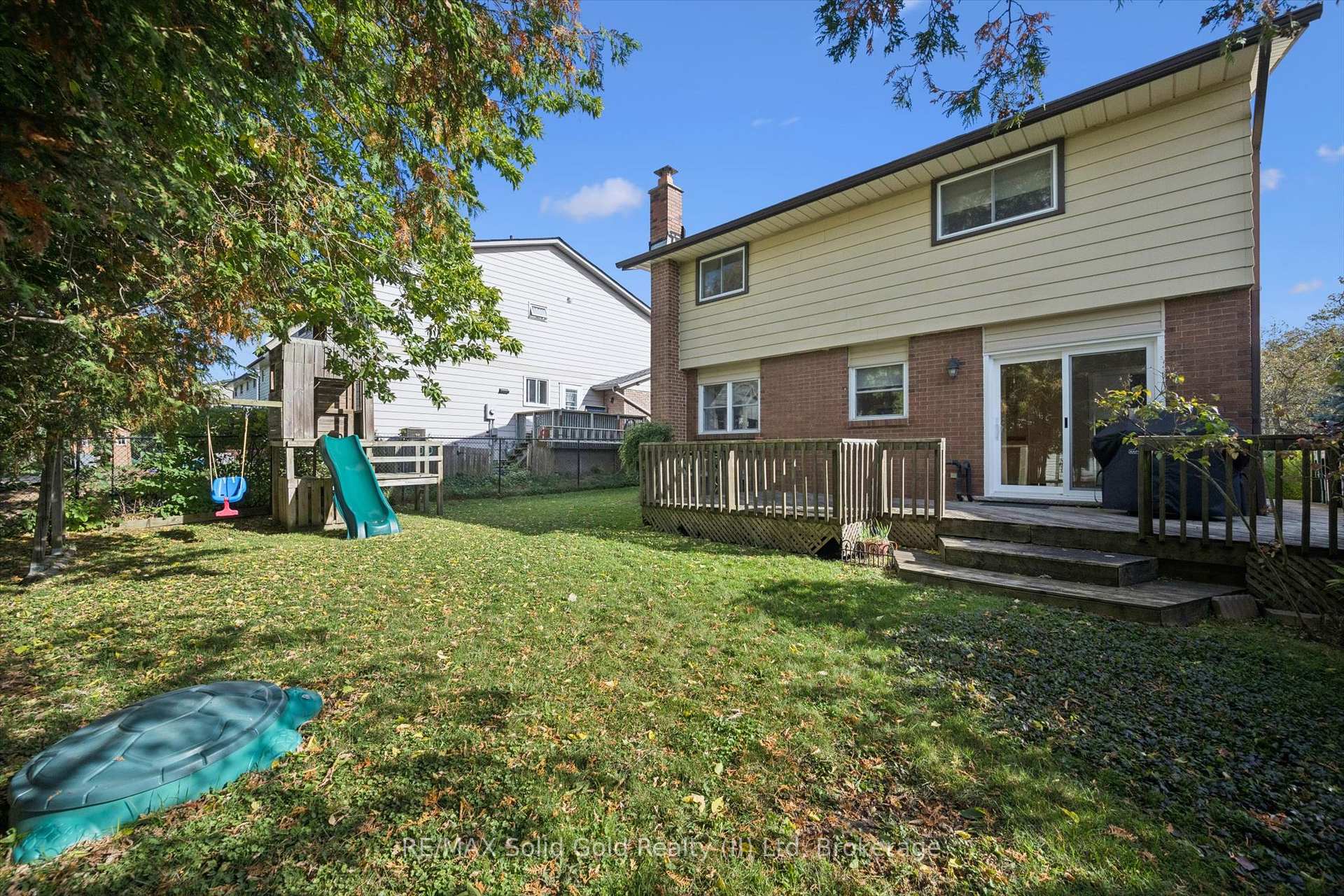Photo 34 of 143 Hillbrook Crescent, Kitchener, Forest Heights — HOMEH