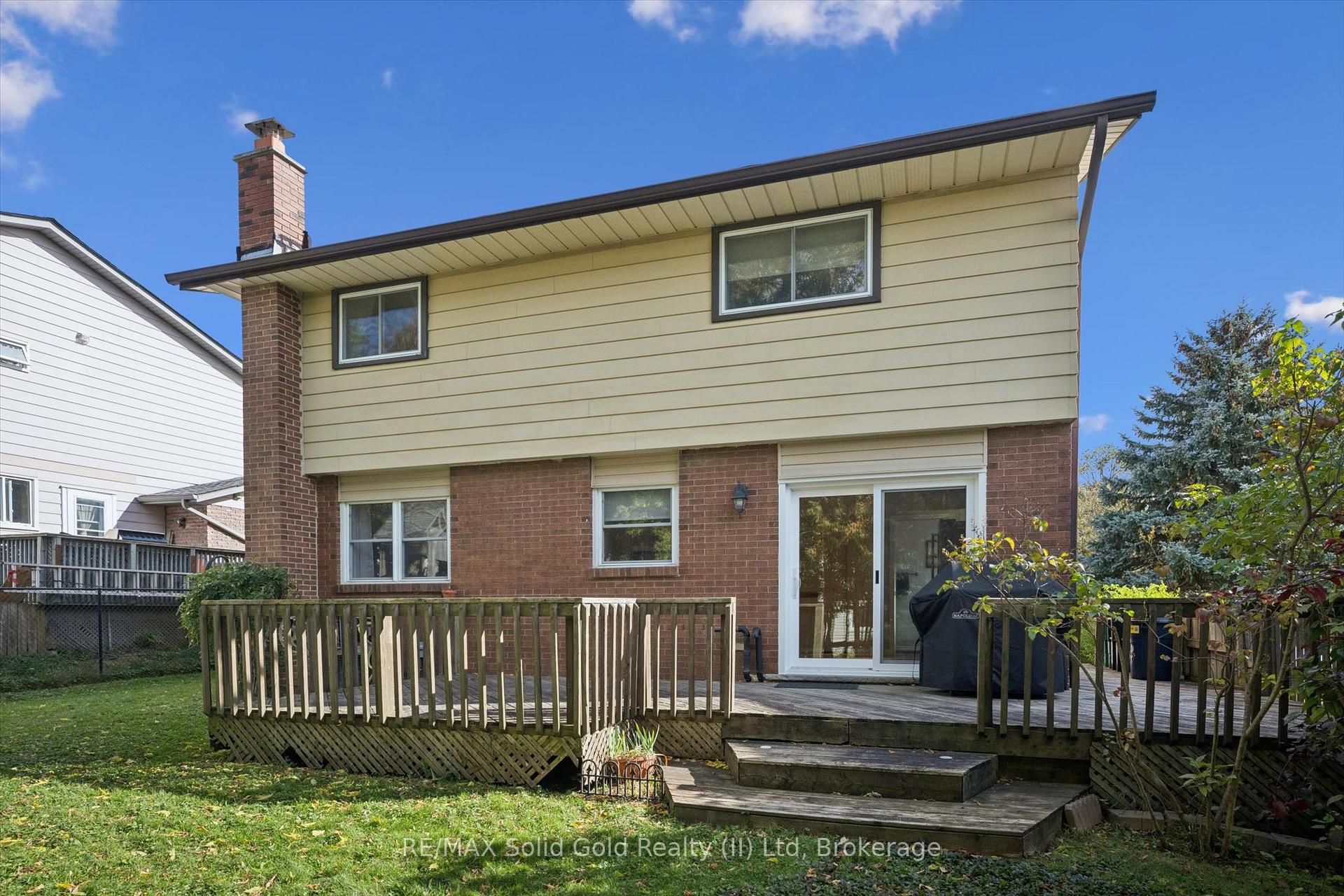 Photo 37 of 143 Hillbrook Crescent, Kitchener, Forest Heights — HOMEH