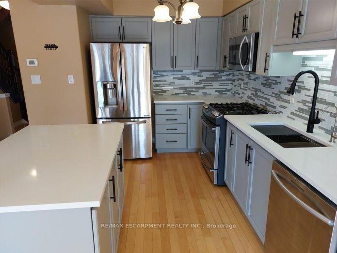 Photo 3 of 16 Magnificent Way, Hamilton, Binbrook — HOMEH